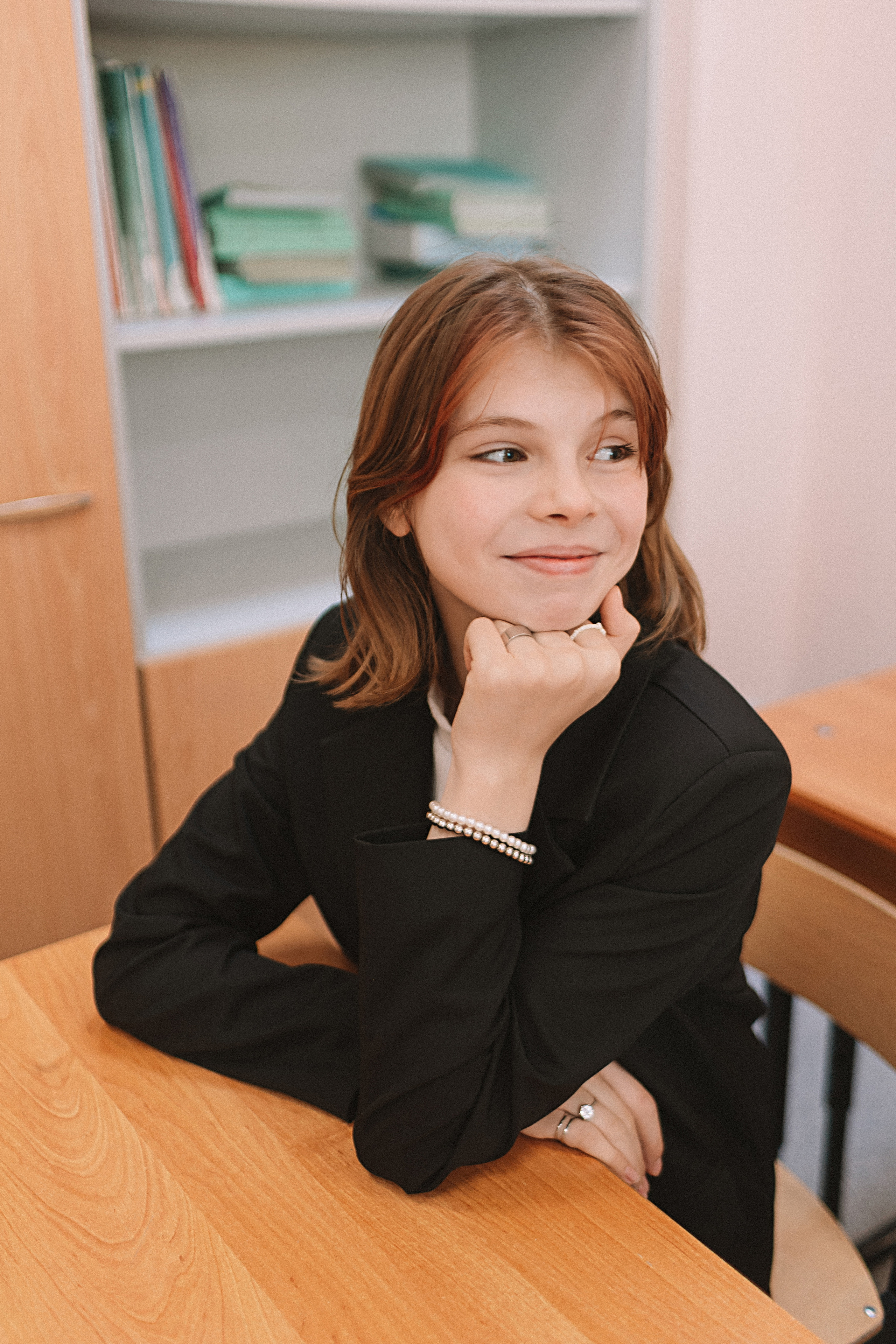 7 класс в стенах школы. Семейный фотограф Тюмень, фотограф на роды Салмина Мария