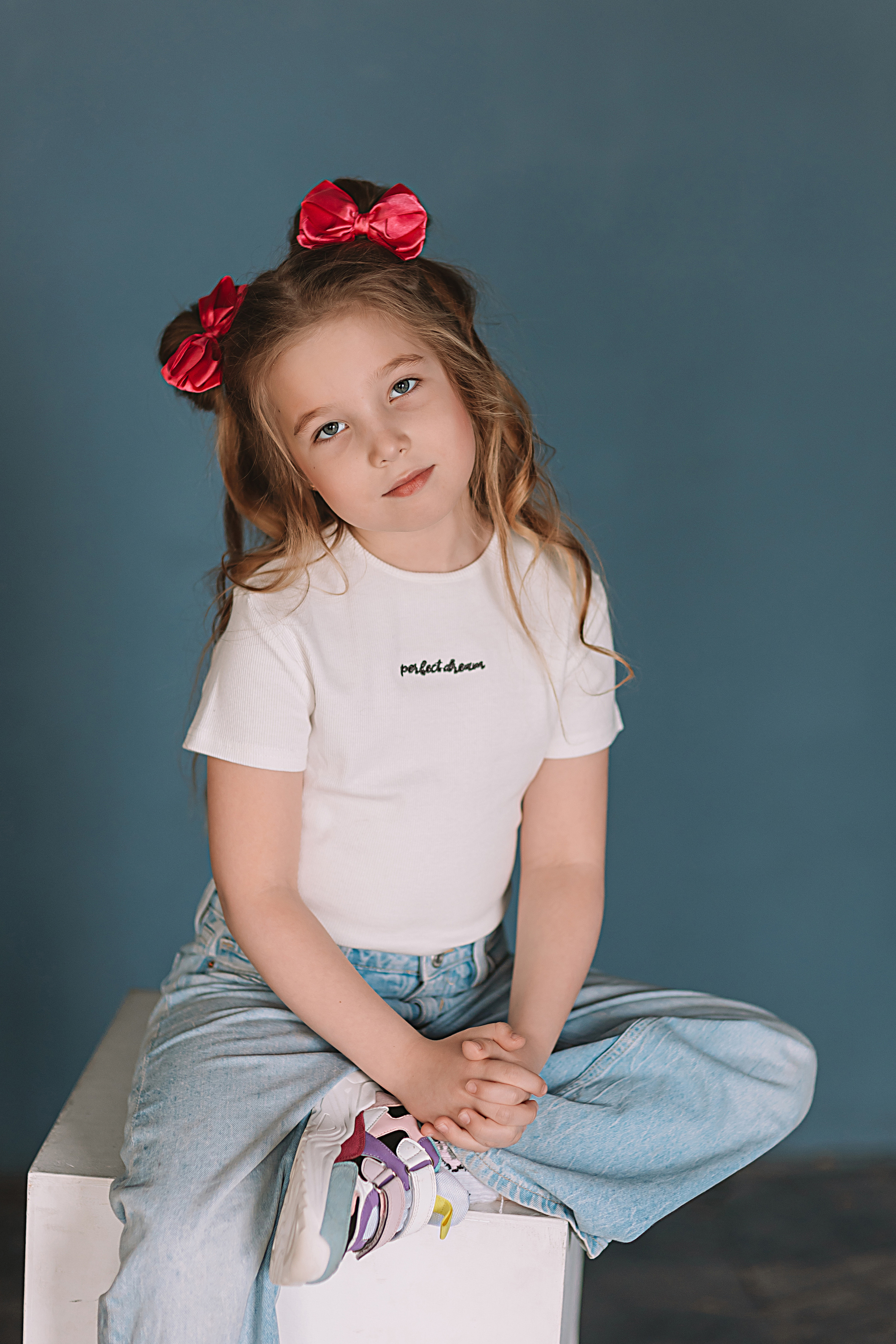 Садик в фотостудии. Семейный фотограф Тюмень, фотограф на роды Салмина Мария