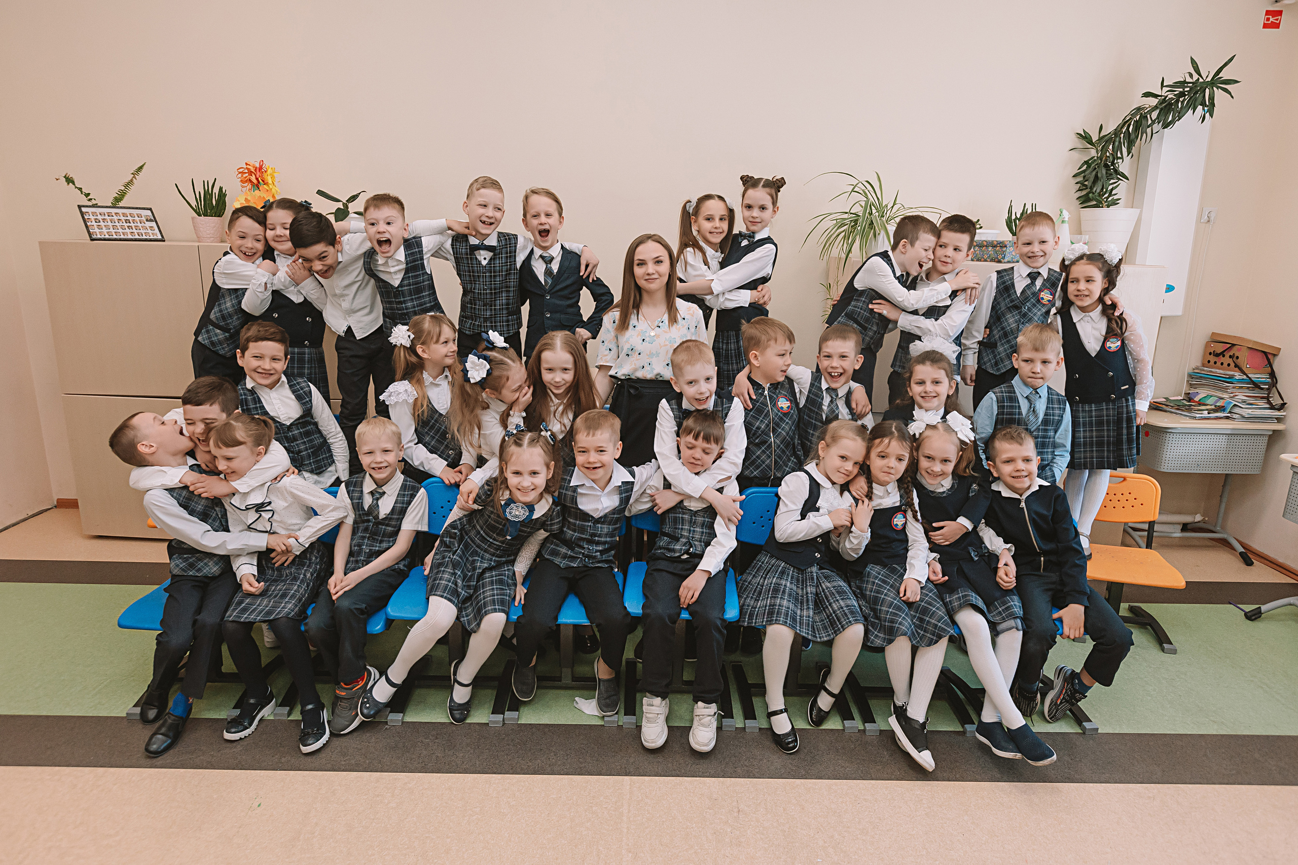 1 класс в кабинете. Семейный фотограф Тюмень, фотограф на роды Салмина Мария