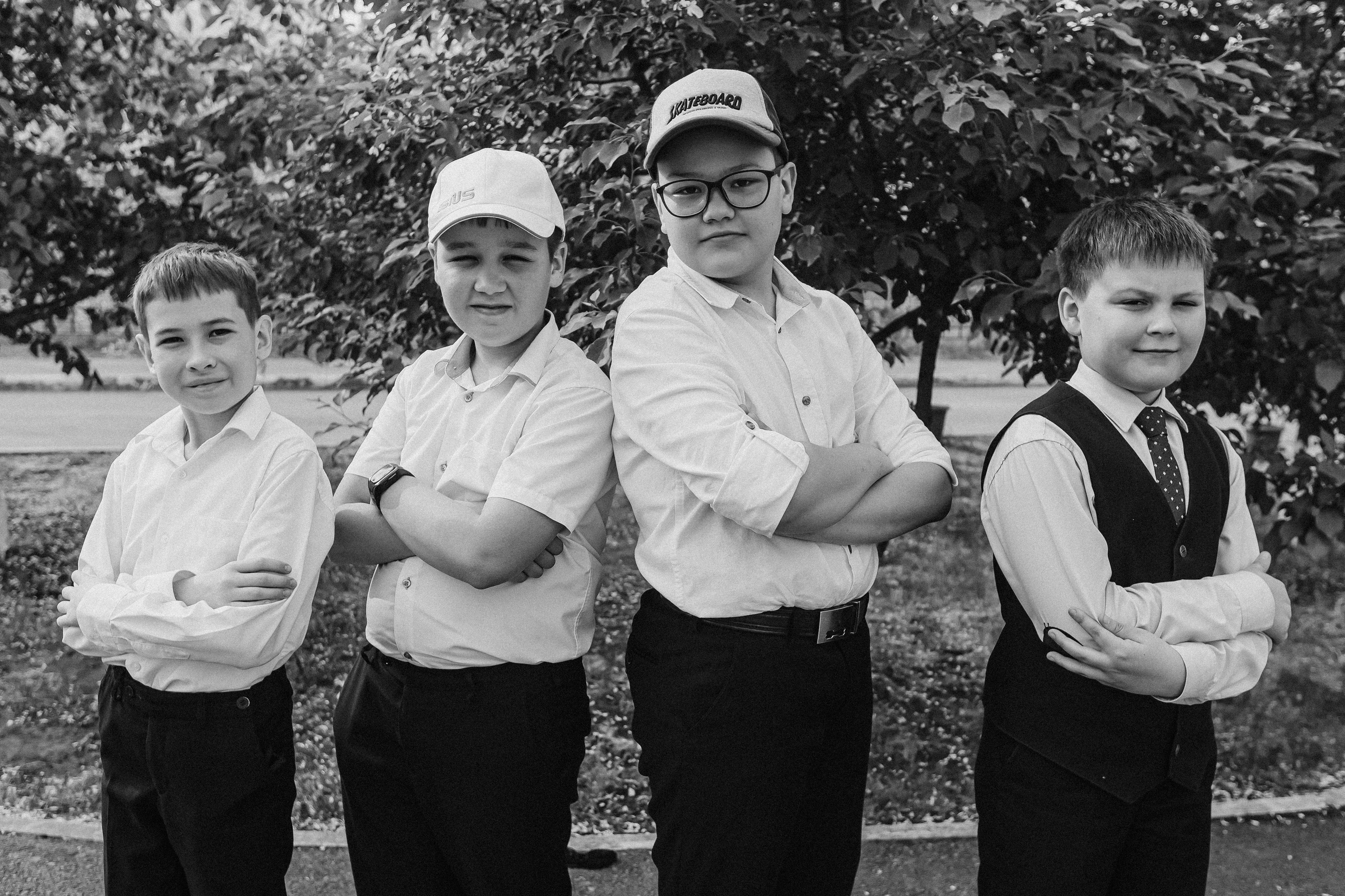 3 класс у школы. Семейный фотограф Тюмень, фотограф на роды Салмина Мария