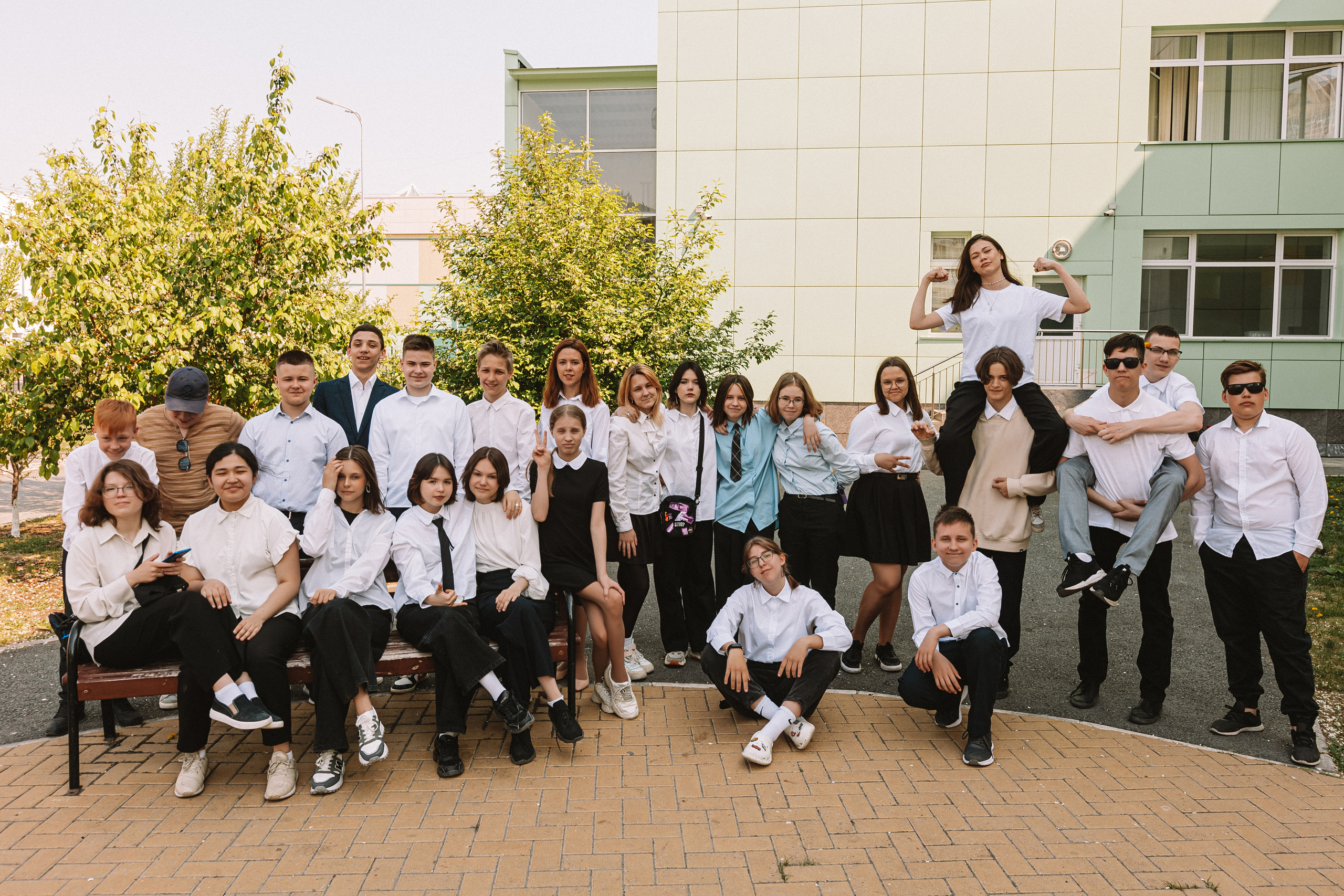 7 класс на улице. Семейный фотограф Тюмень, фотограф на роды Салмина Мария