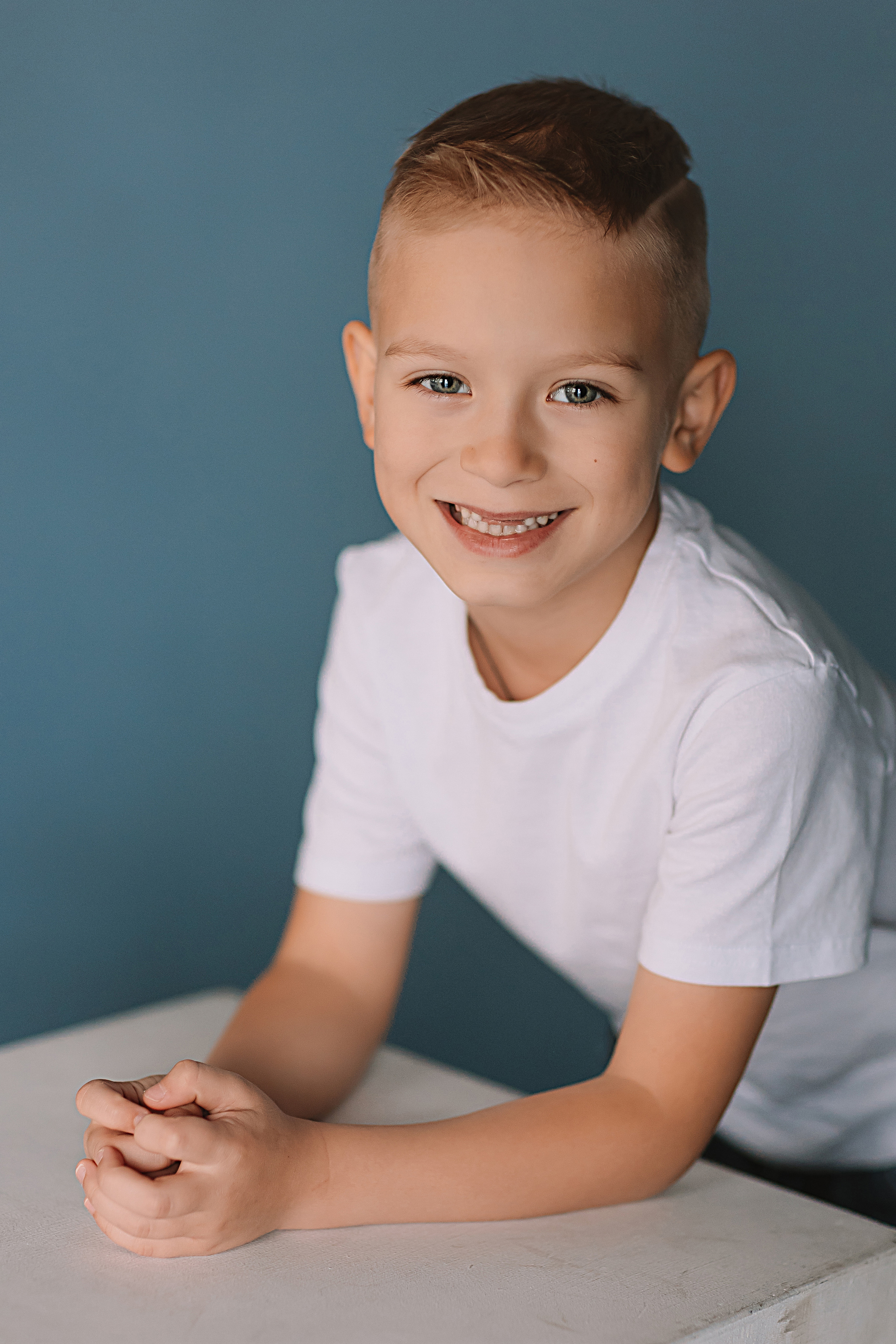 Садик в фотостудии. Семейный фотограф Тюмень, фотограф на роды Салмина Мария