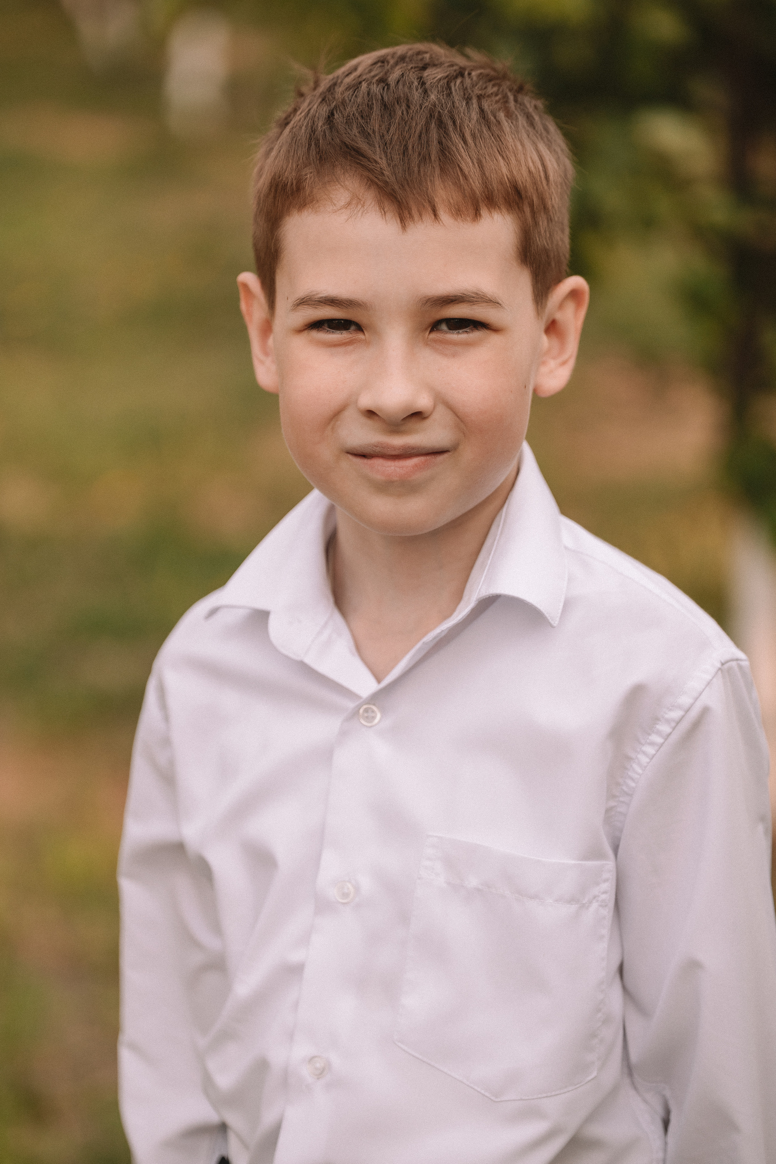 3 класс у школы. Семейный фотограф Тюмень, фотограф на роды Салмина Мария