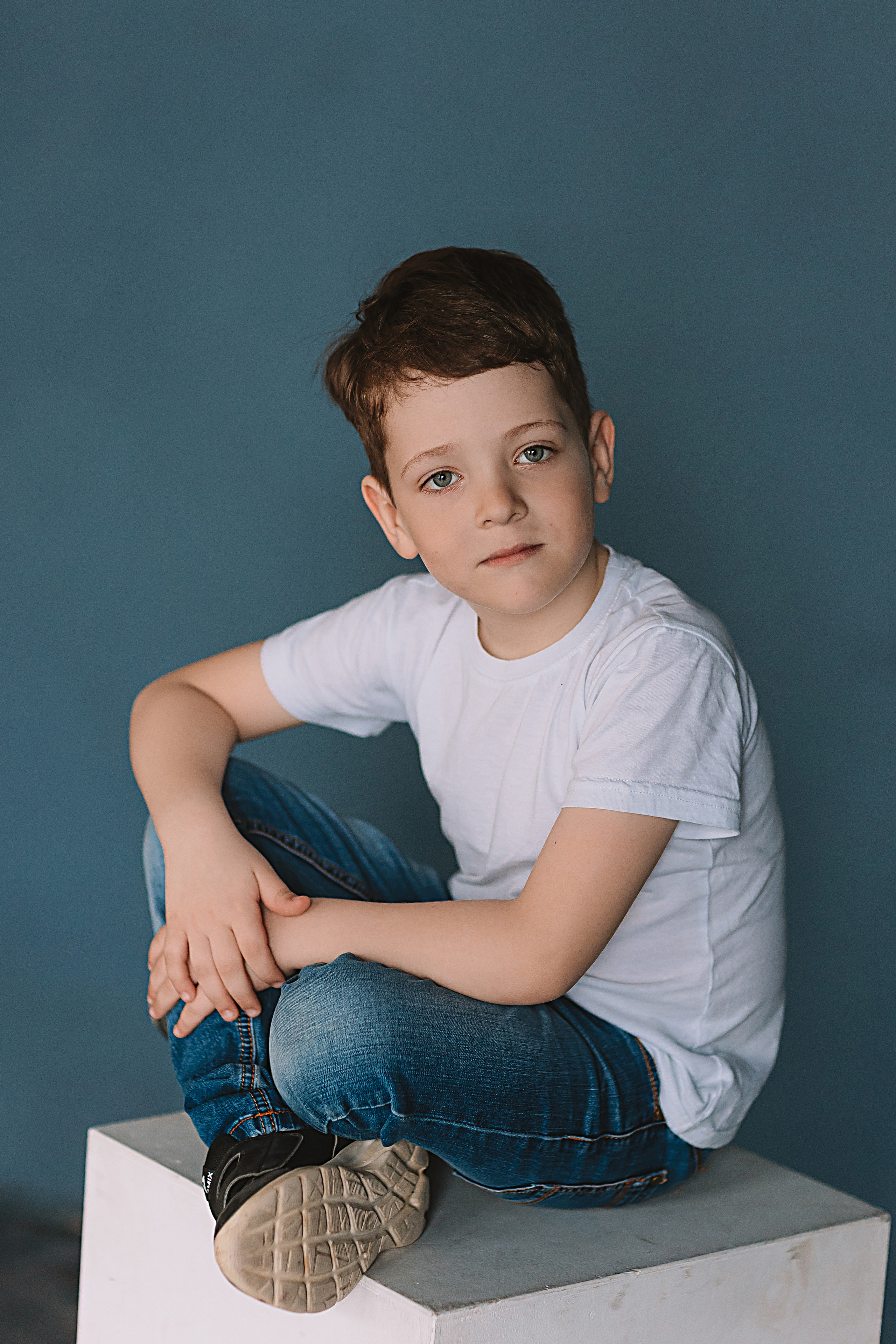 Садик в фотостудии. Семейный фотограф Тюмень, фотограф на роды Салмина Мария