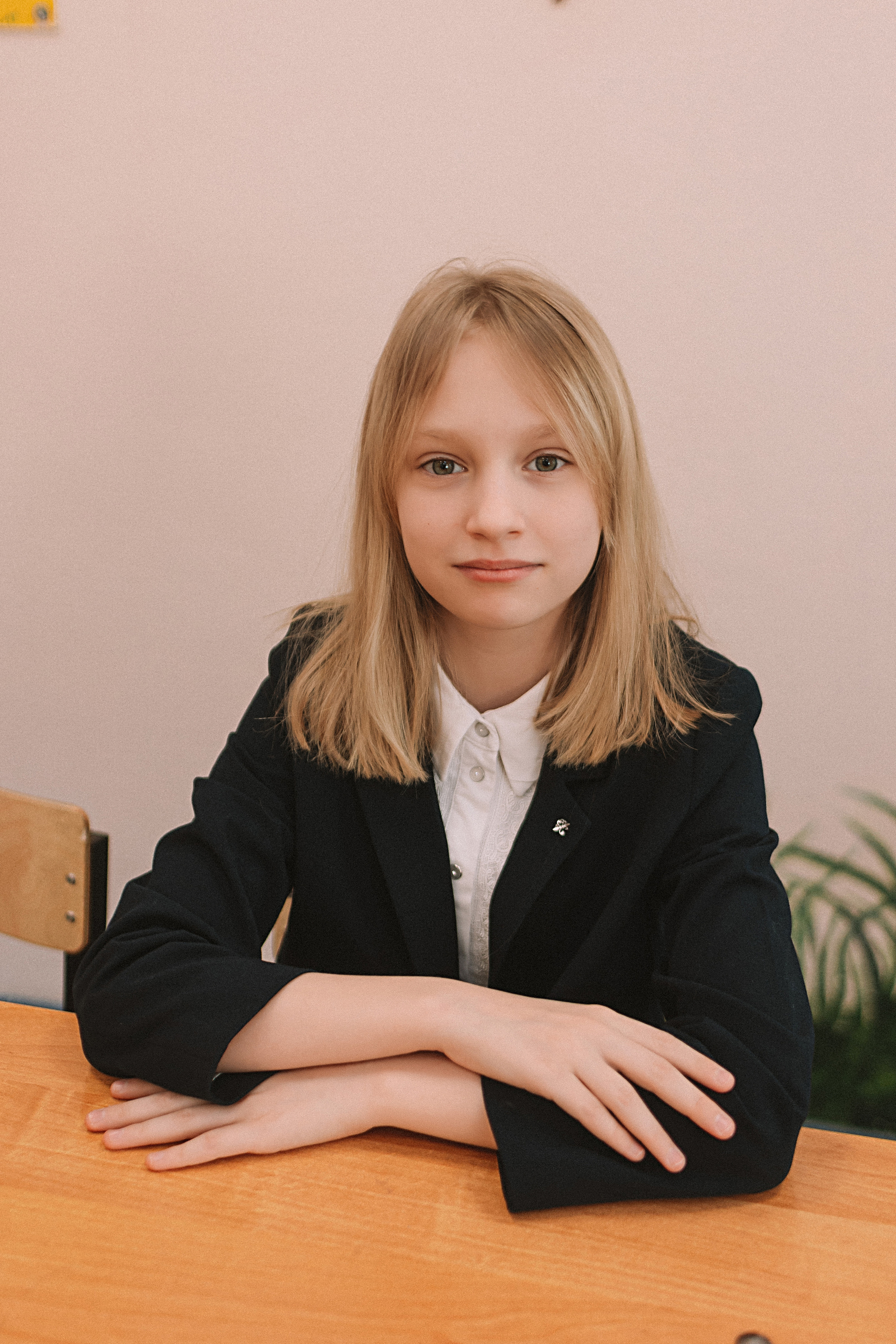 7 класс в стенах школы. Семейный фотограф Тюмень, фотограф на роды Салмина Мария