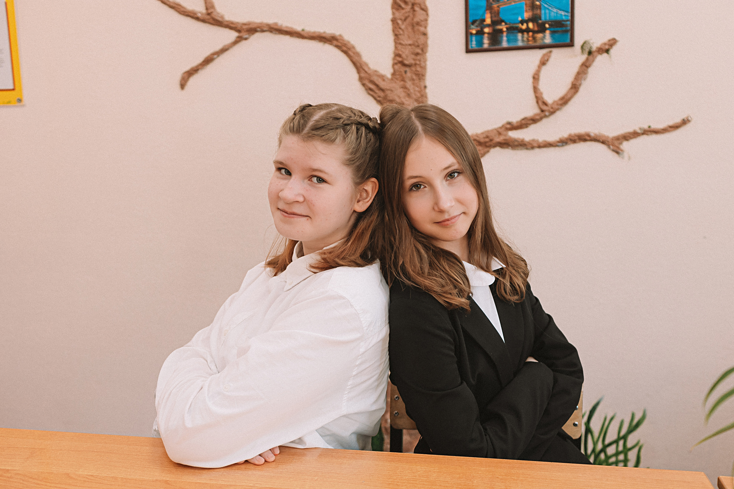 7 класс в стенах школы. Семейный фотограф Тюмень, фотограф на роды Салмина Мария