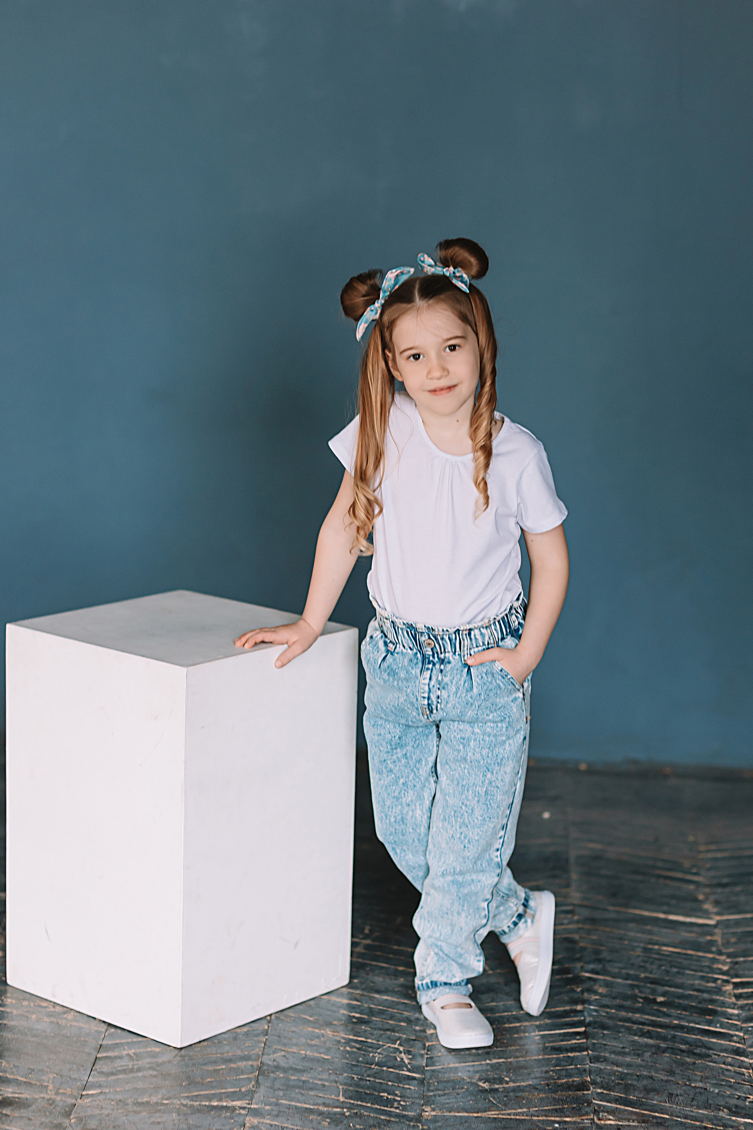 Садик в фотостудии. Семейный фотограф Тюмень, фотограф на роды Салмина Мария