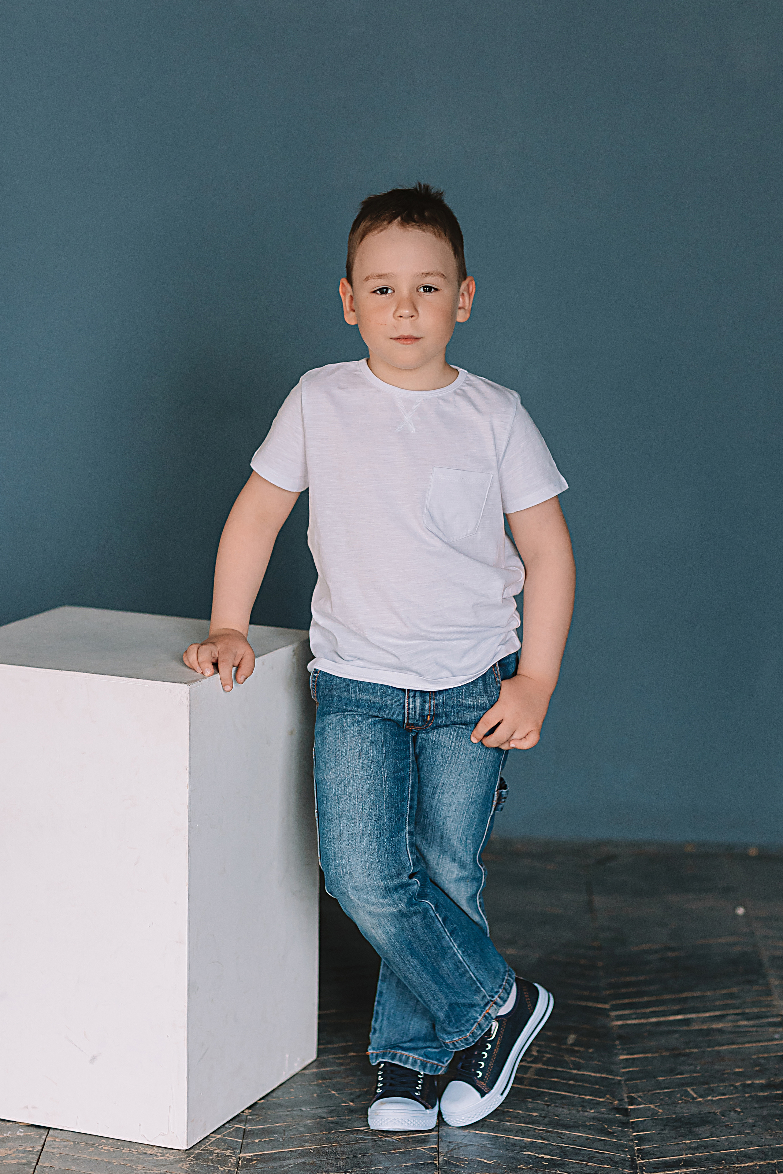 Садик в фотостудии. Семейный фотограф Тюмень, фотограф на роды Салмина Мария