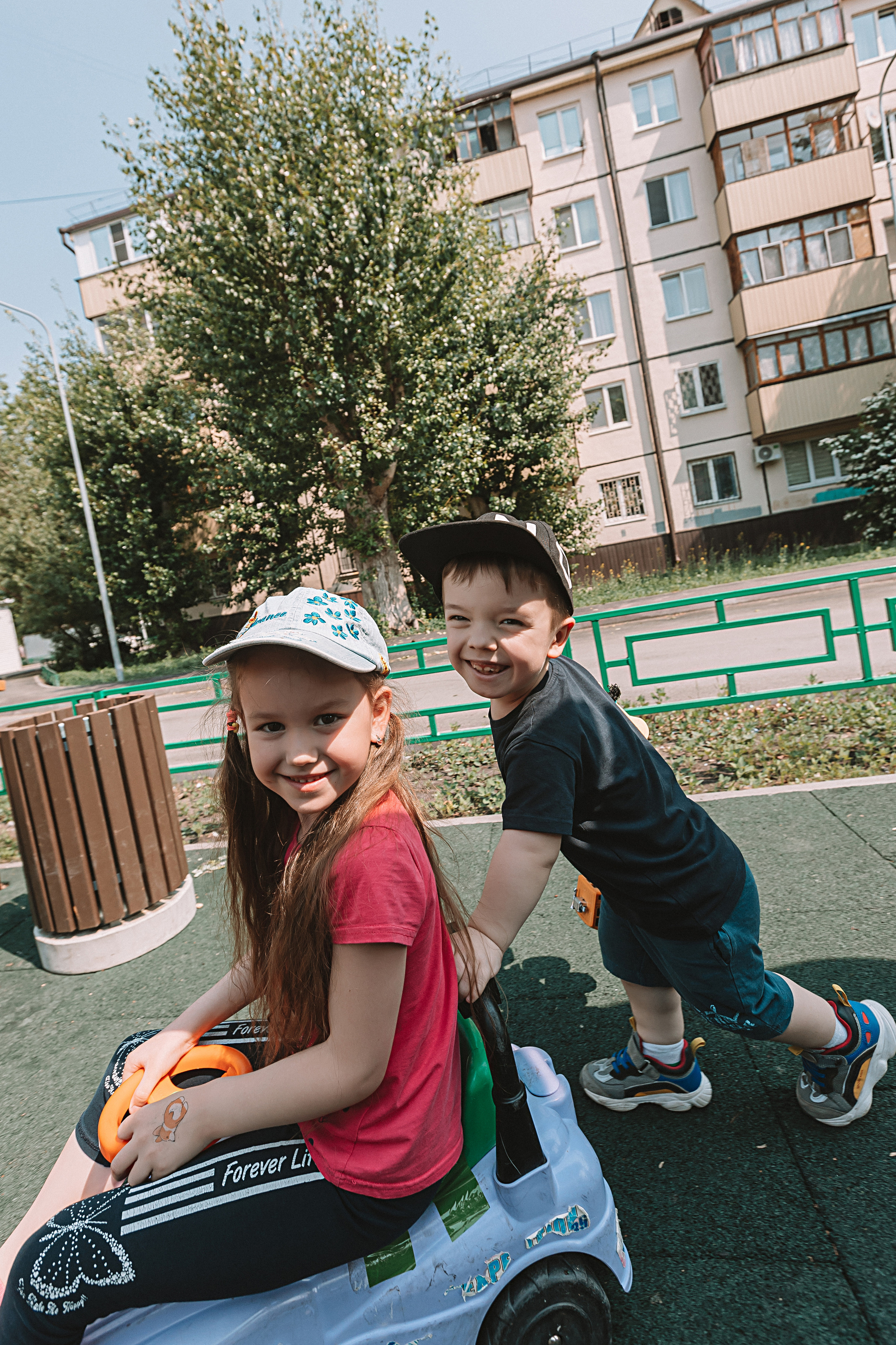 Один день в саду (частный). Семейный фотограф Тюмень, фотограф на роды Салмина Мария