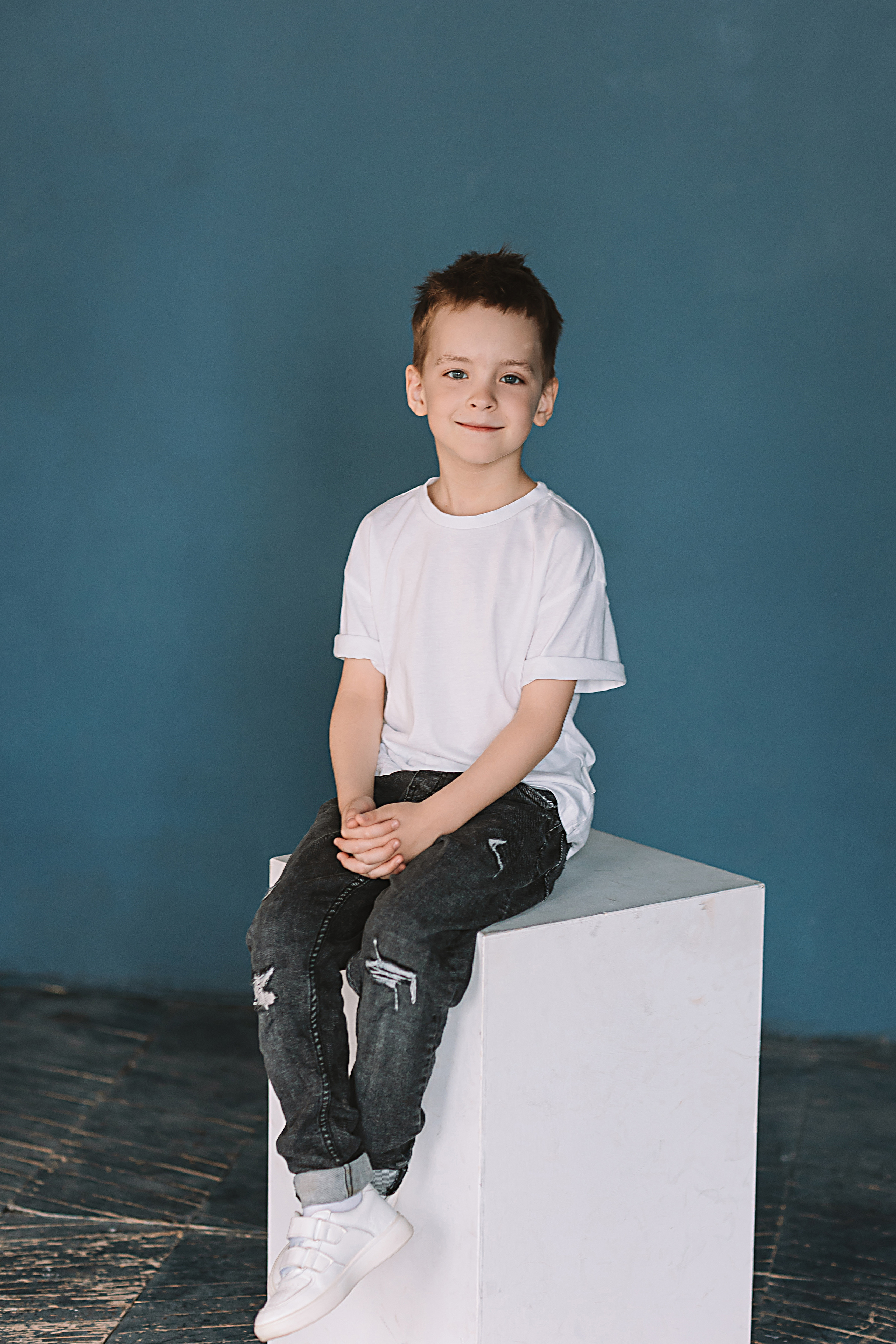 Садик в фотостудии. Семейный фотограф Тюмень, фотограф на роды Салмина Мария