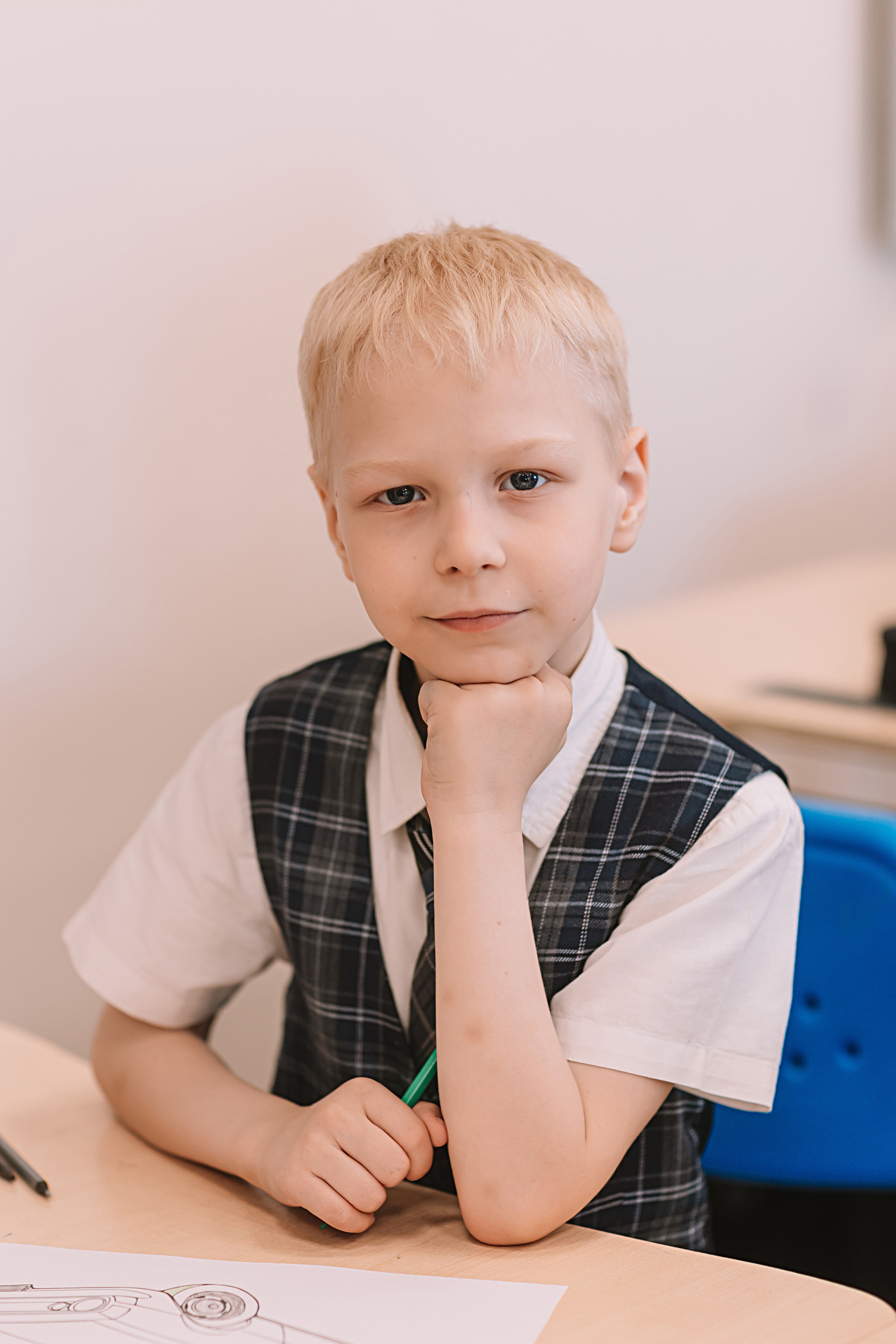 1 класс в кабинете. Семейный фотограф Тюмень, фотограф на роды Салмина Мария