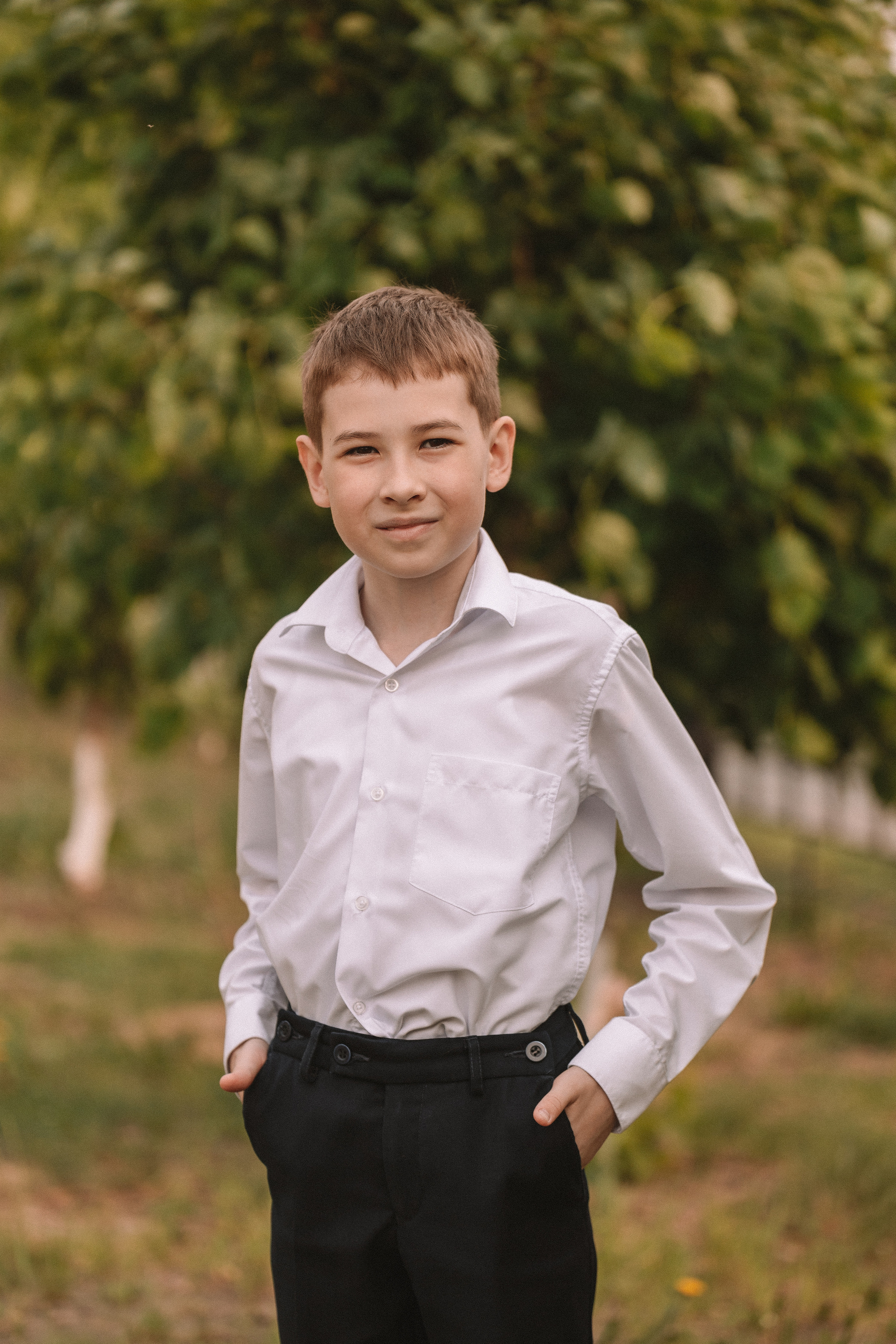 3 класс у школы. Семейный фотограф Тюмень, фотограф на роды Салмина Мария