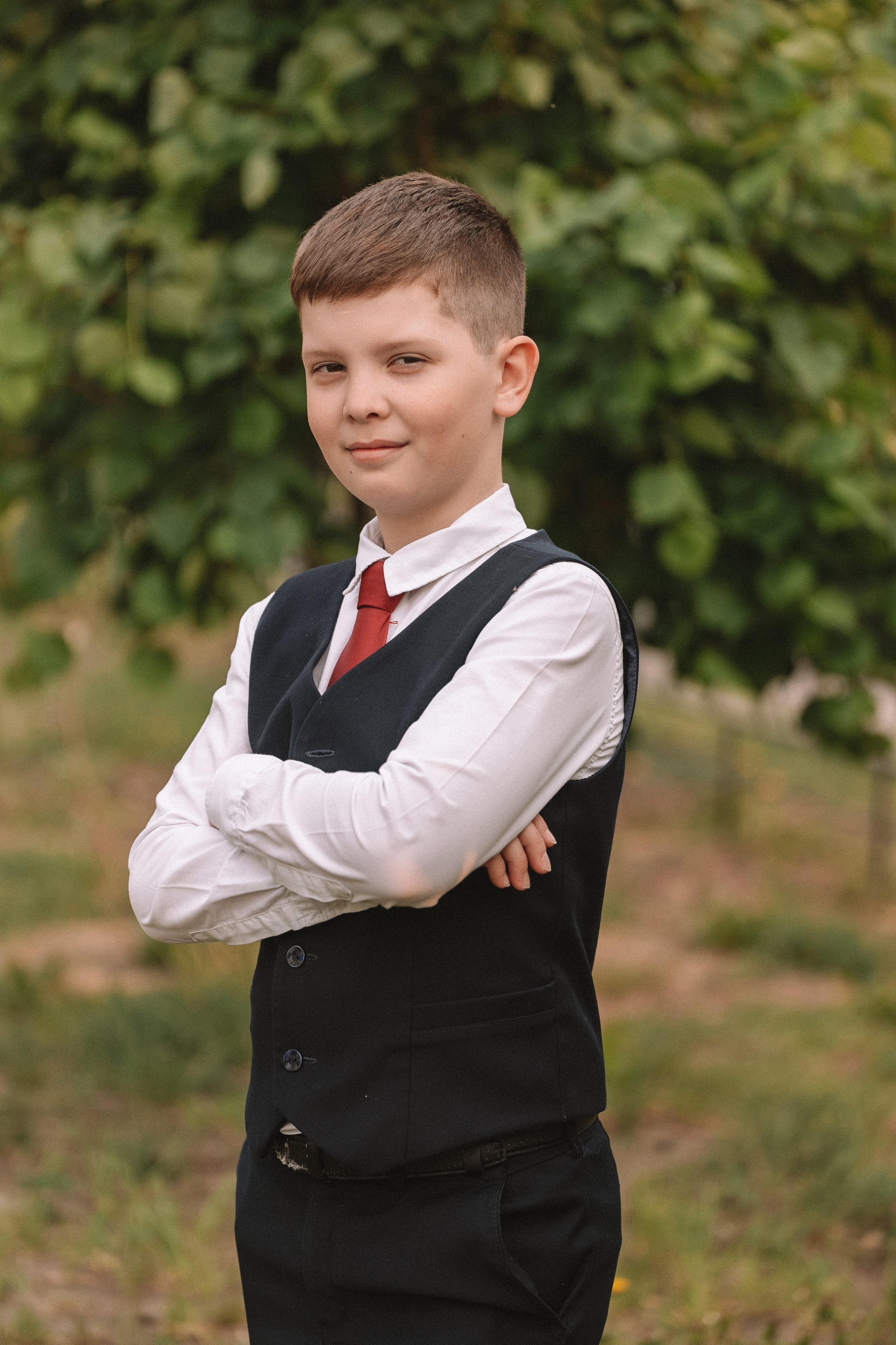 3 класс у школы. Семейный фотограф Тюмень, фотограф на роды Салмина Мария