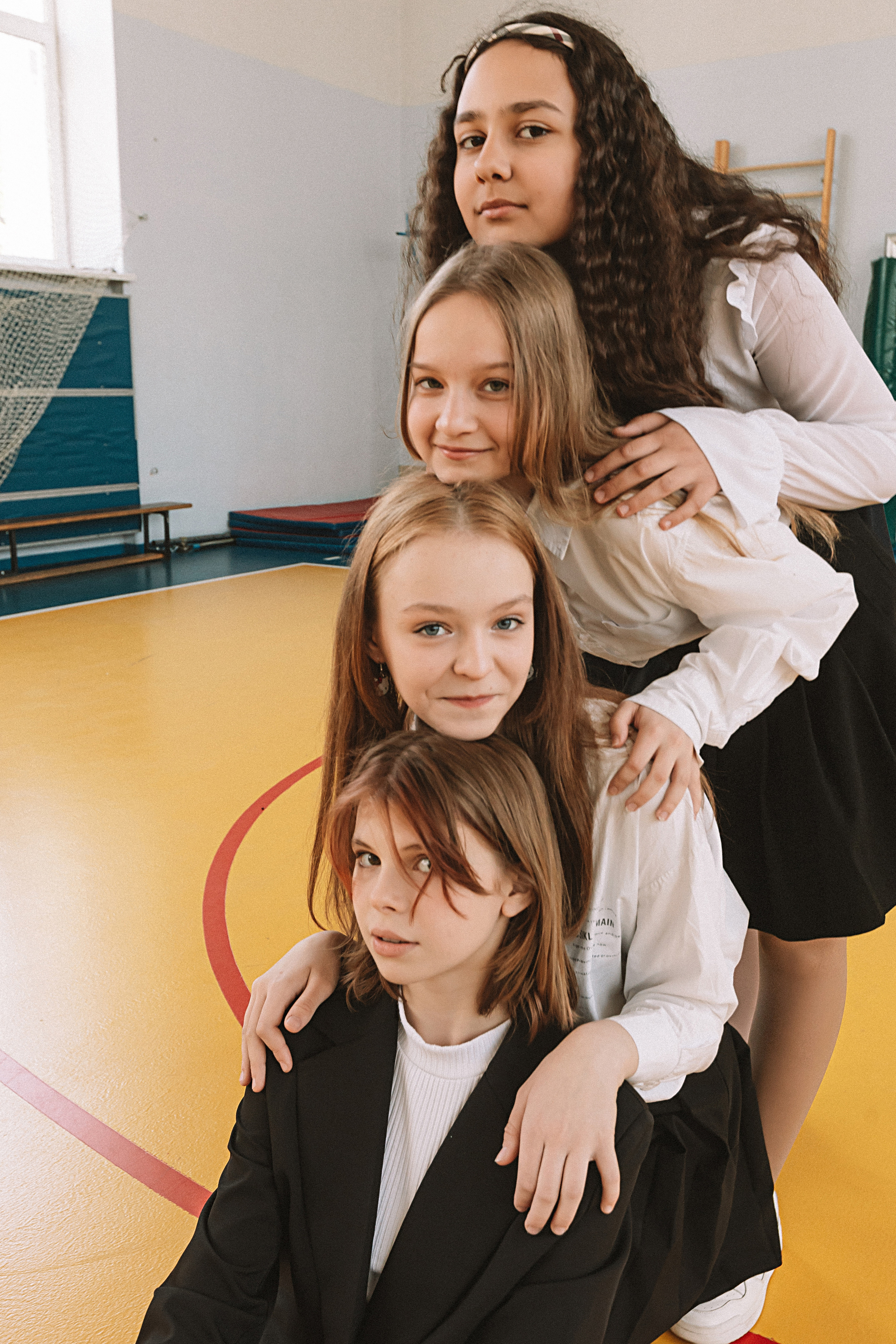 7 класс в стенах школы. Семейный фотограф Тюмень, фотограф на роды Салмина Мария