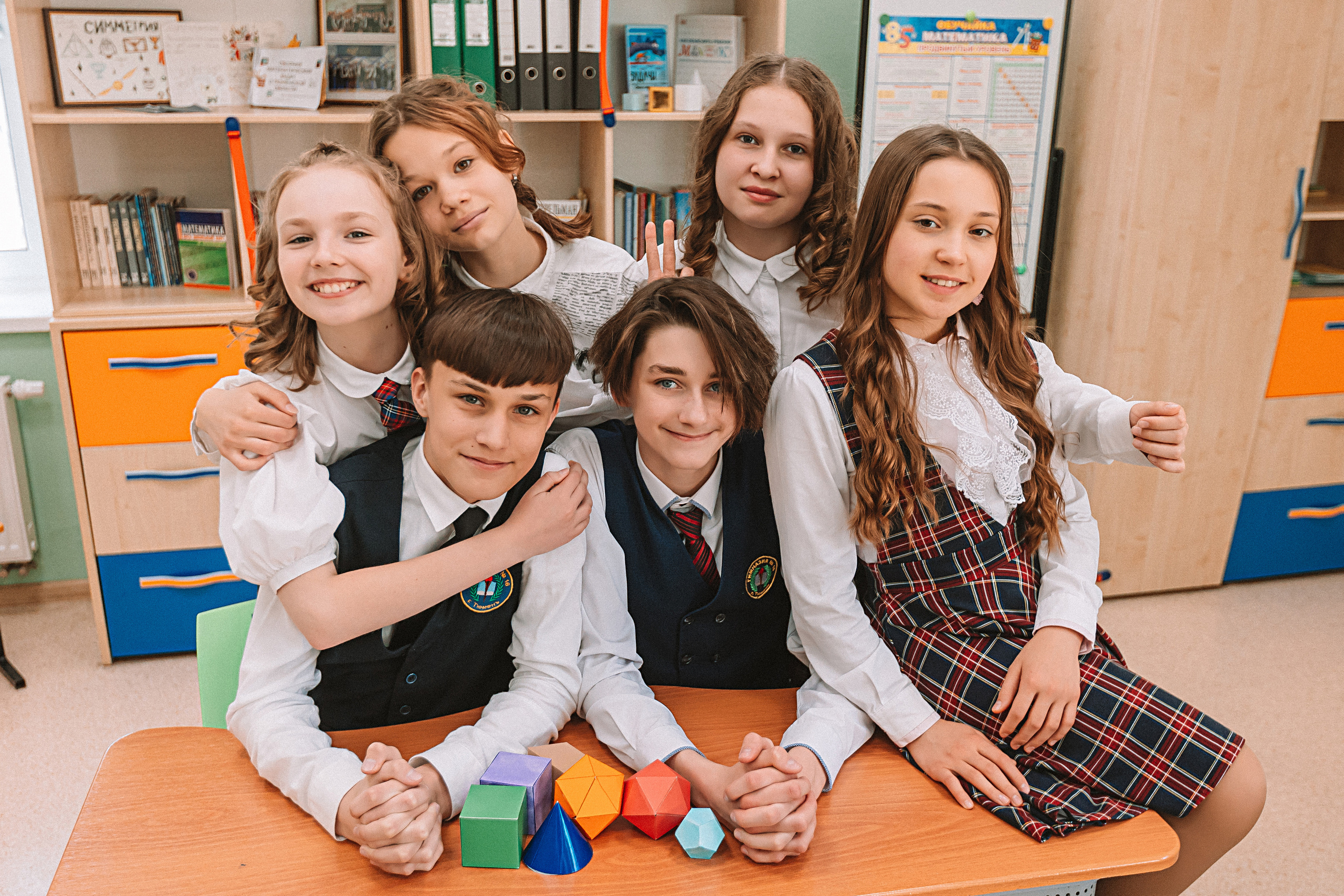 7 класс в кабинете. Семейный фотограф Тюмень, фотограф на роды Салмина Мария