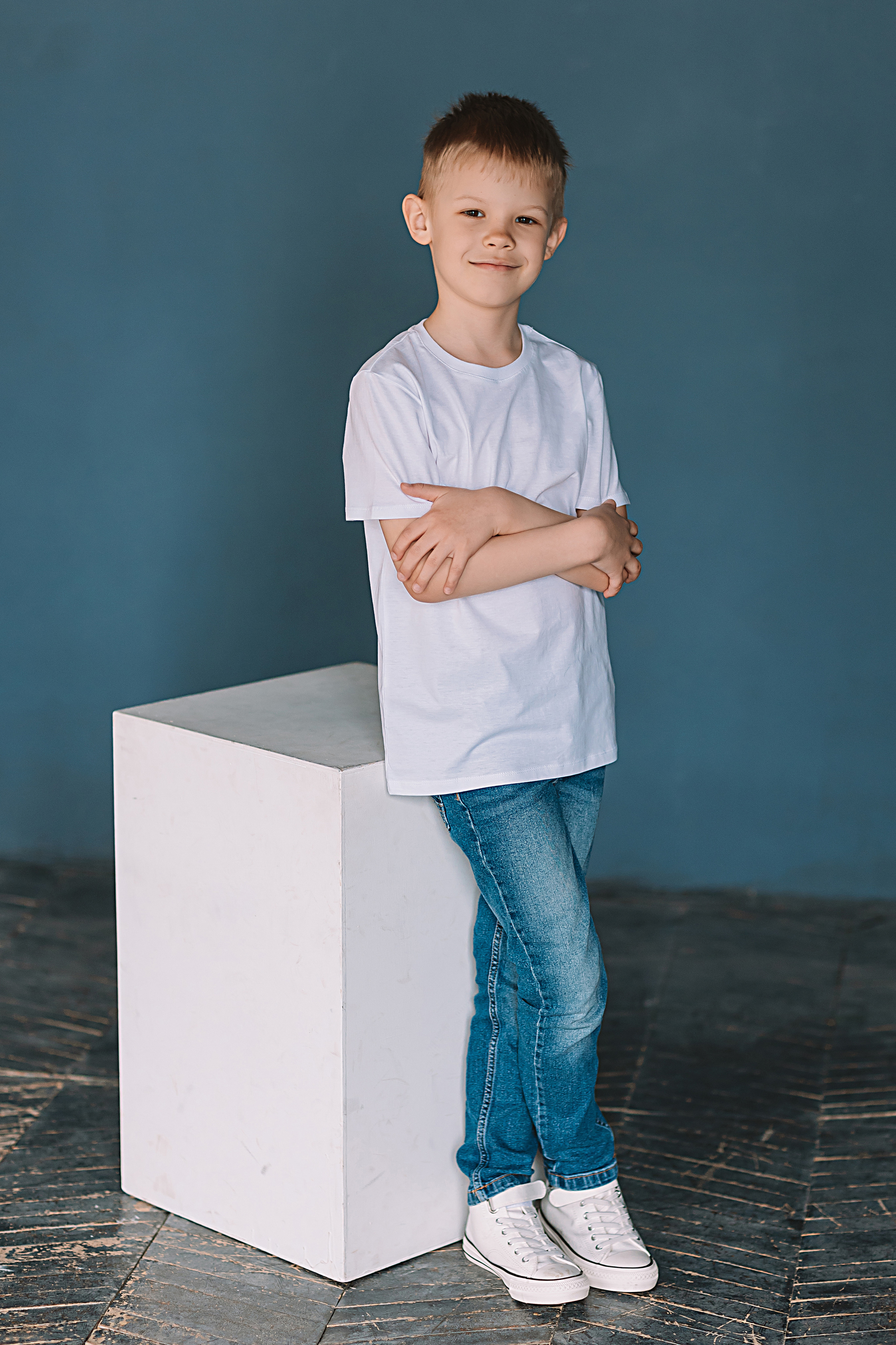 Садик в фотостудии. Семейный фотограф Тюмень, фотограф на роды Салмина Мария