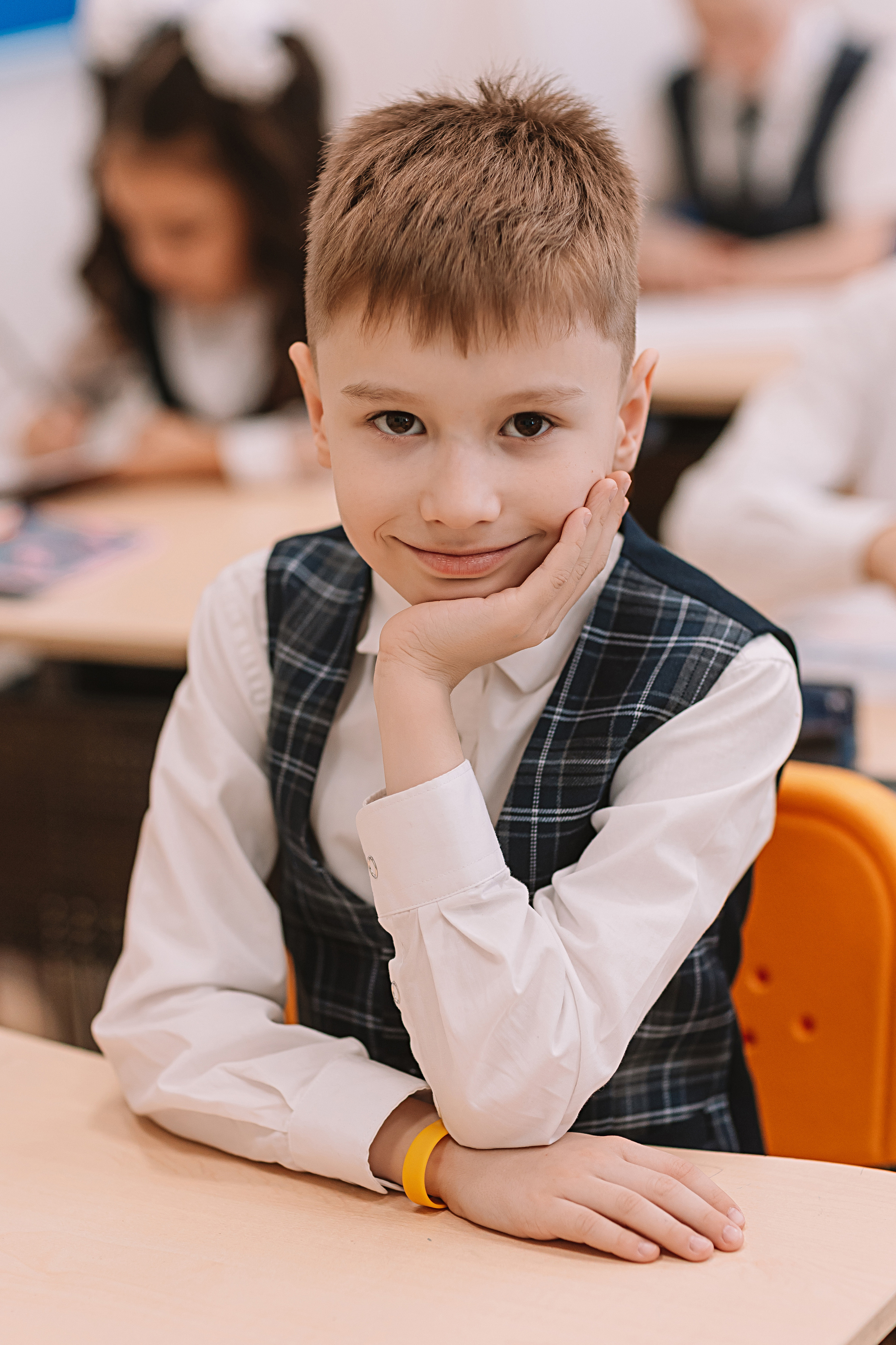 1 класс в кабинете. Семейный фотограф Тюмень, фотограф на роды Салмина Мария