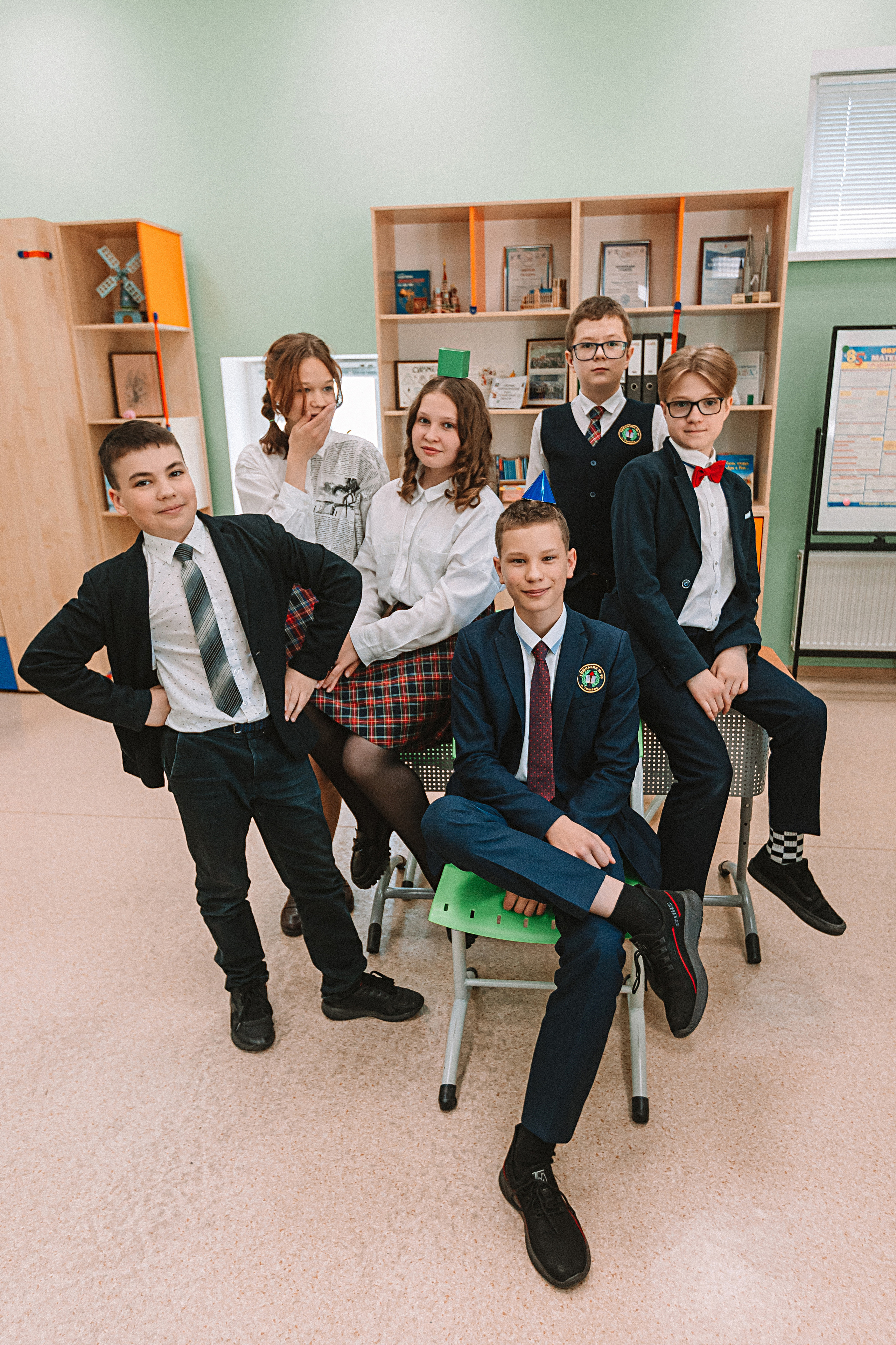 7 класс в кабинете. Семейный фотограф Тюмень, фотограф на роды Салмина Мария