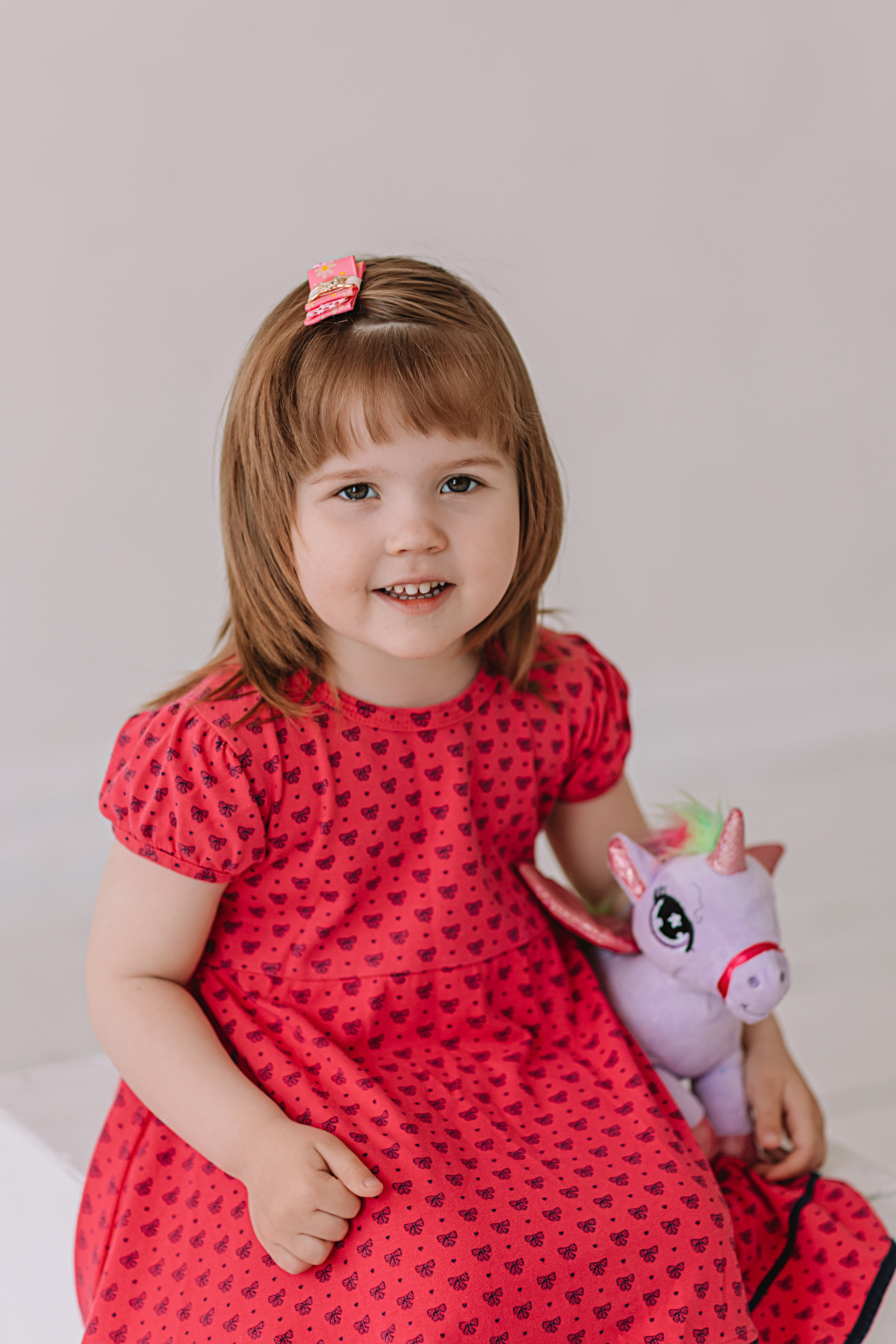 Младшая группа садика в студии. Семейный фотограф Тюмень, фотограф на роды Салмина Мария