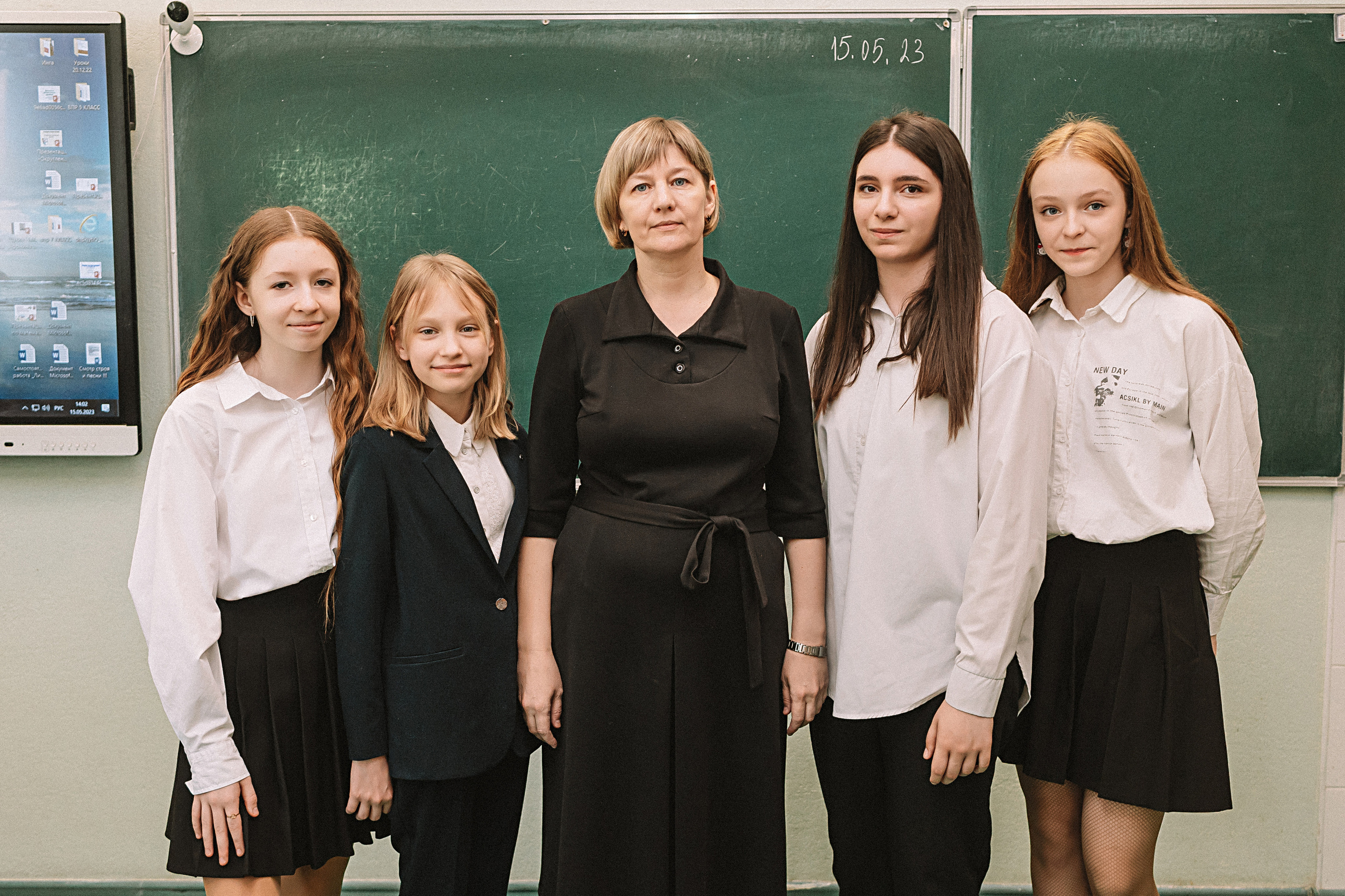 7 класс в стенах школы. Семейный фотограф Тюмень, фотограф на роды Салмина Мария