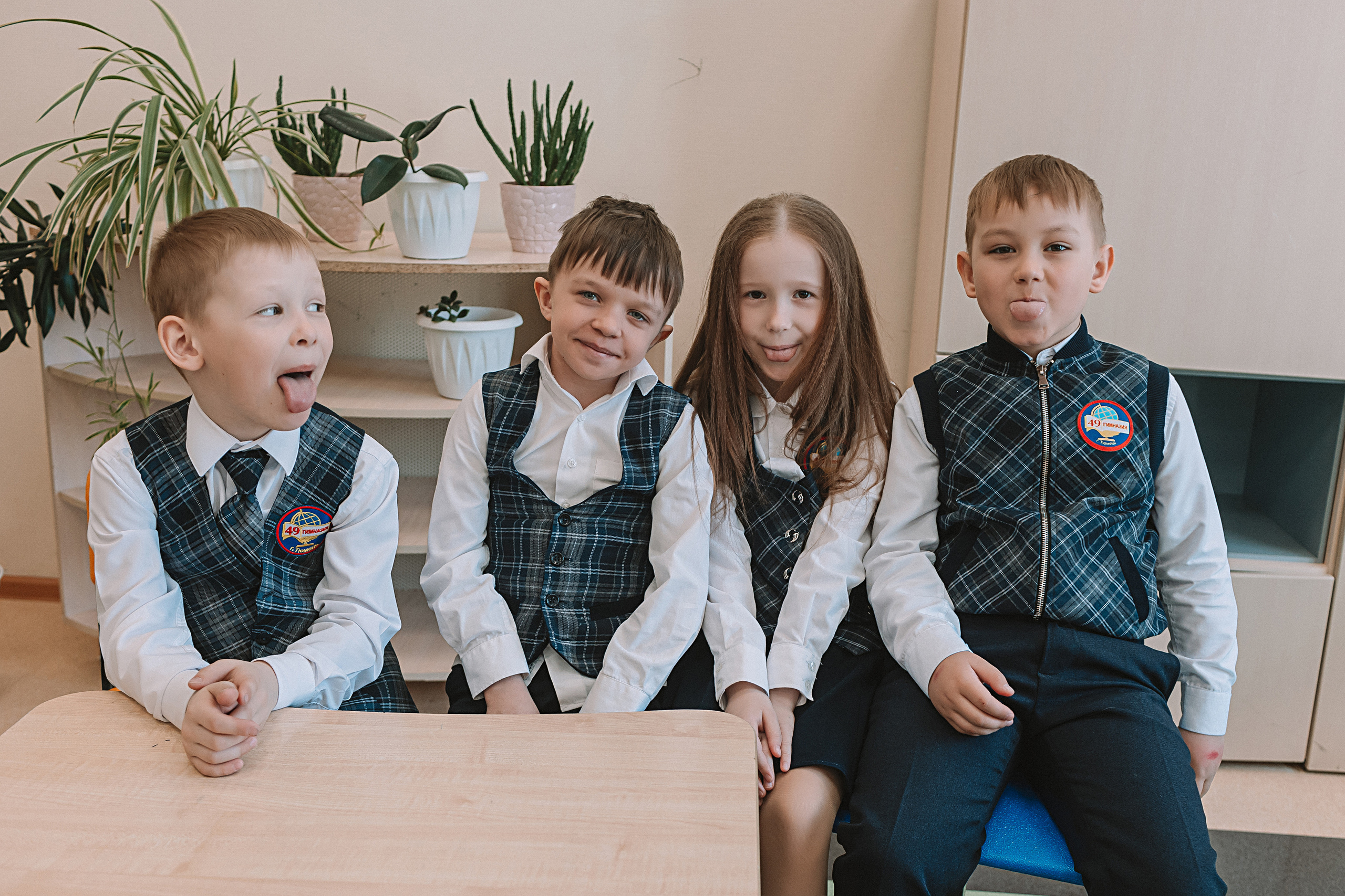 1 класс в кабинете. Семейный фотограф Тюмень, фотограф на роды Салмина Мария