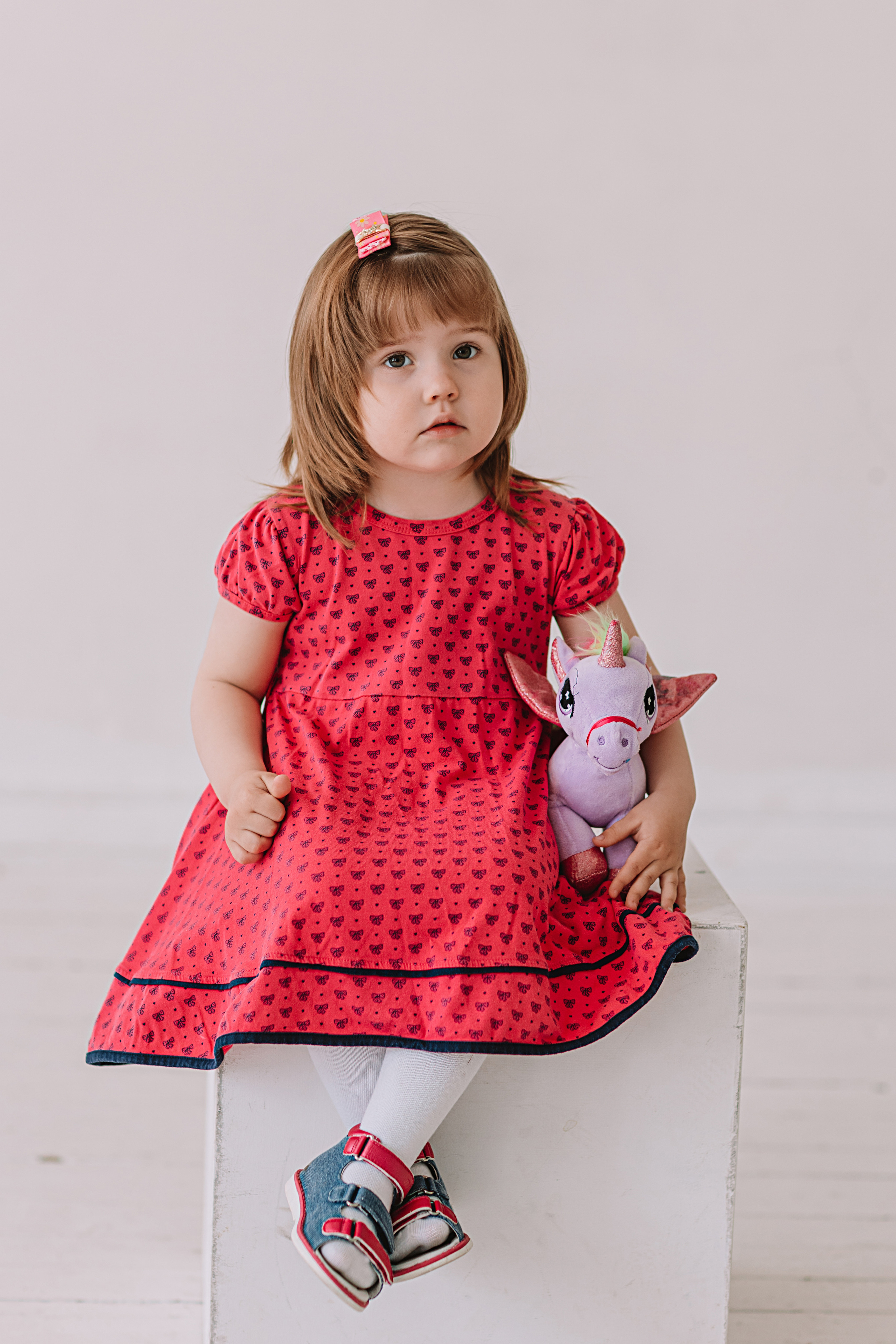 Младшая группа садика в студии. Семейный фотограф Тюмень, фотограф на роды Салмина Мария