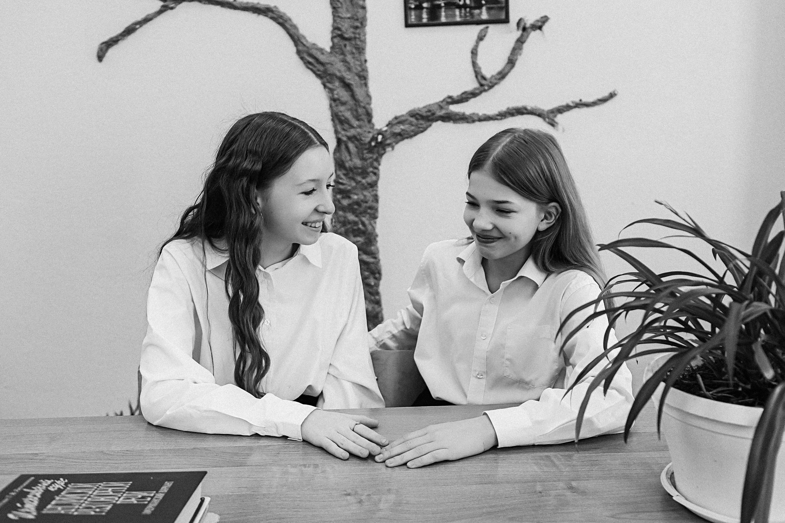 7 класс в стенах школы. Семейный фотограф Тюмень, фотограф на роды Салмина Мария