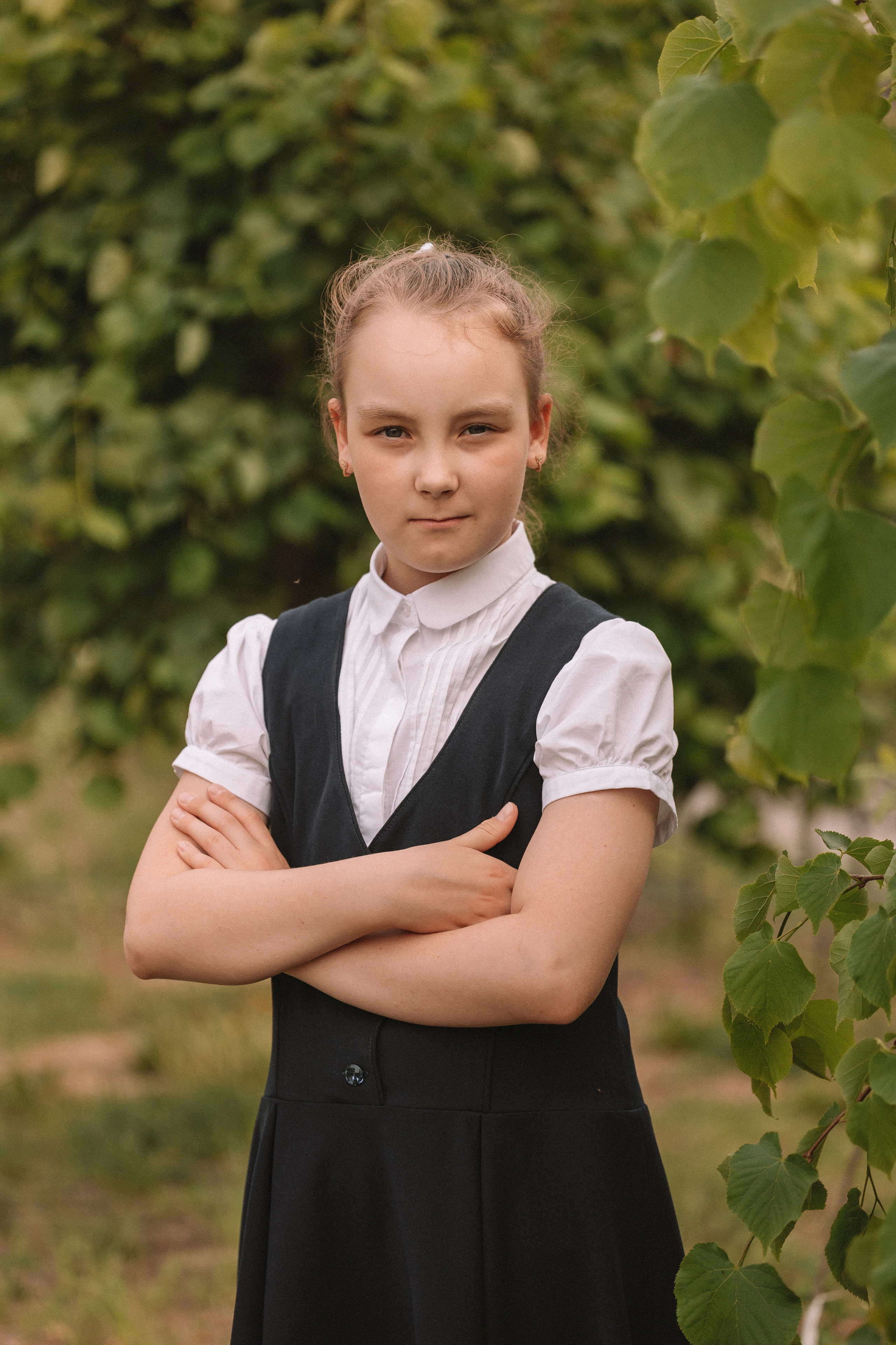 3 класс у школы. Семейный фотограф Тюмень, фотограф на роды Салмина Мария