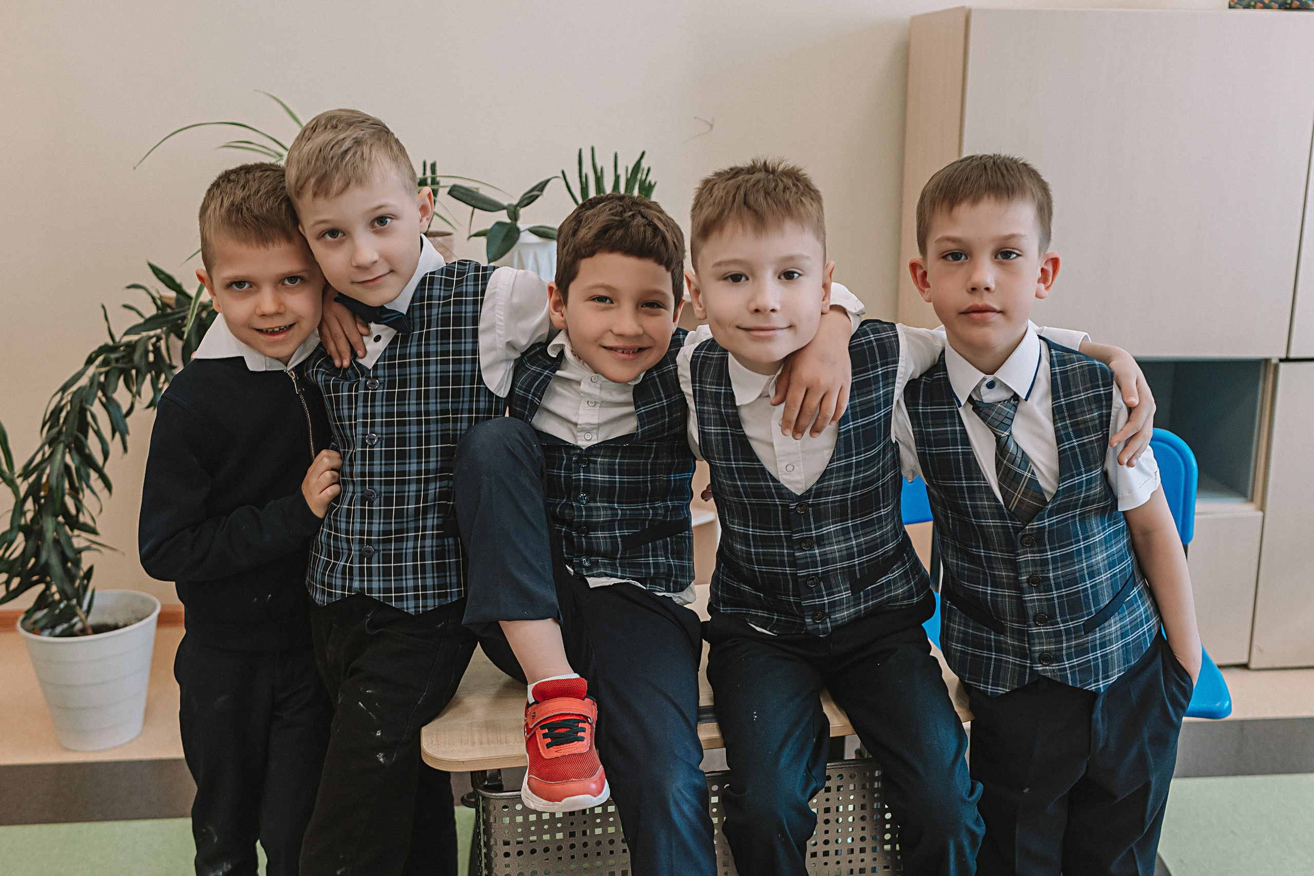 1 класс в кабинете. Семейный фотограф Тюмень, фотограф на роды Салмина Мария