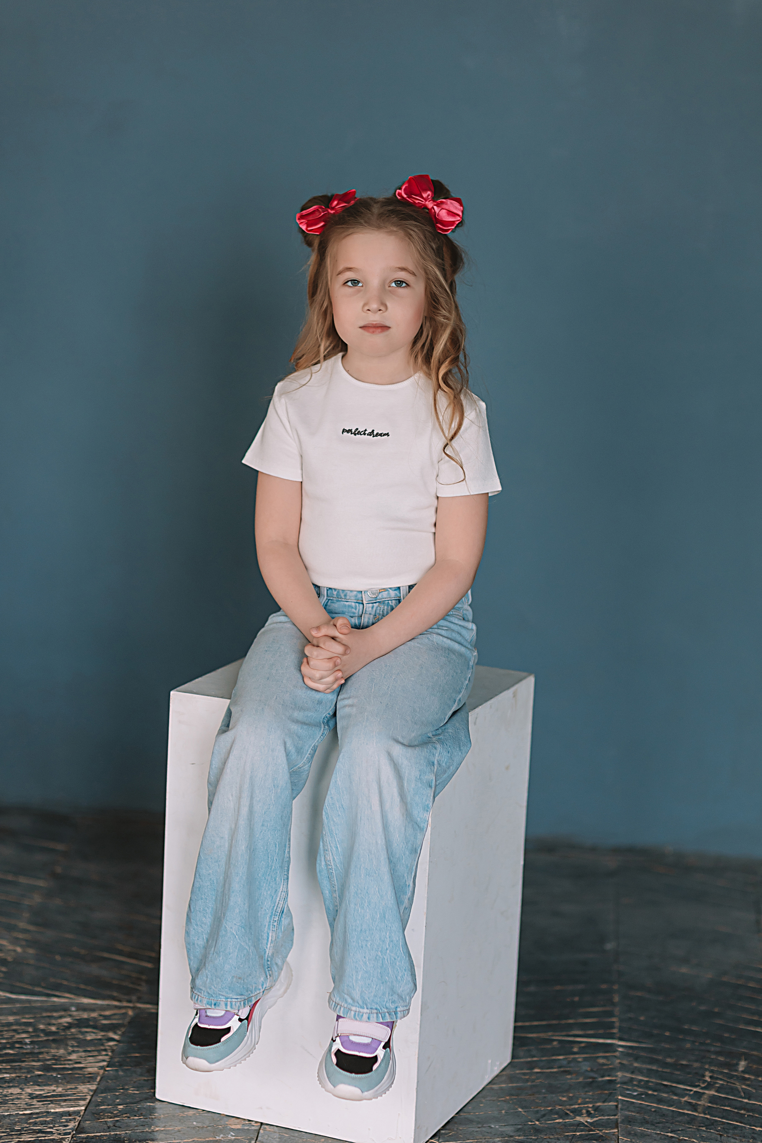 Садик в фотостудии. Семейный фотограф Тюмень, фотограф на роды Салмина Мария