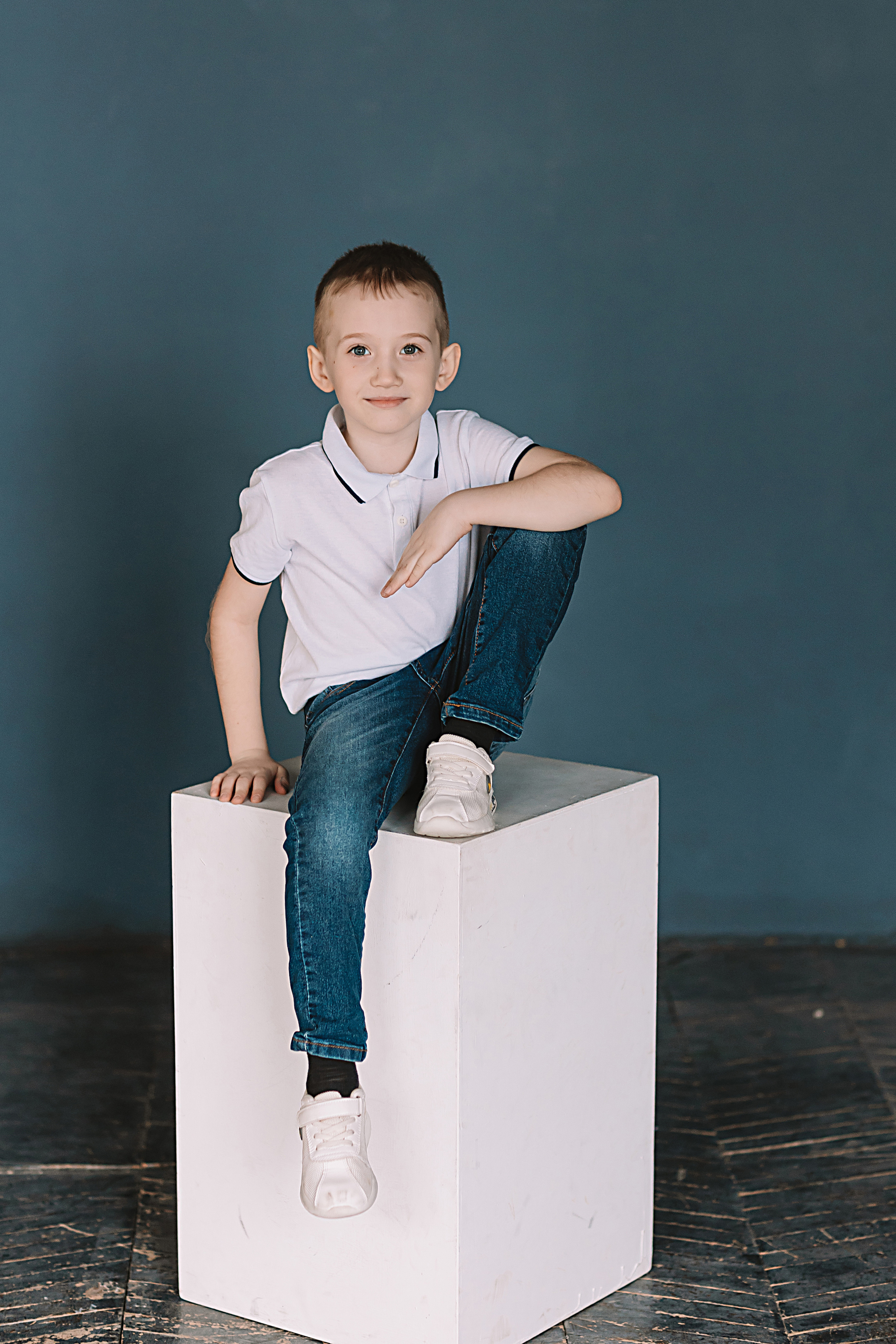 Садик в фотостудии. Семейный фотограф Тюмень, фотограф на роды Салмина Мария