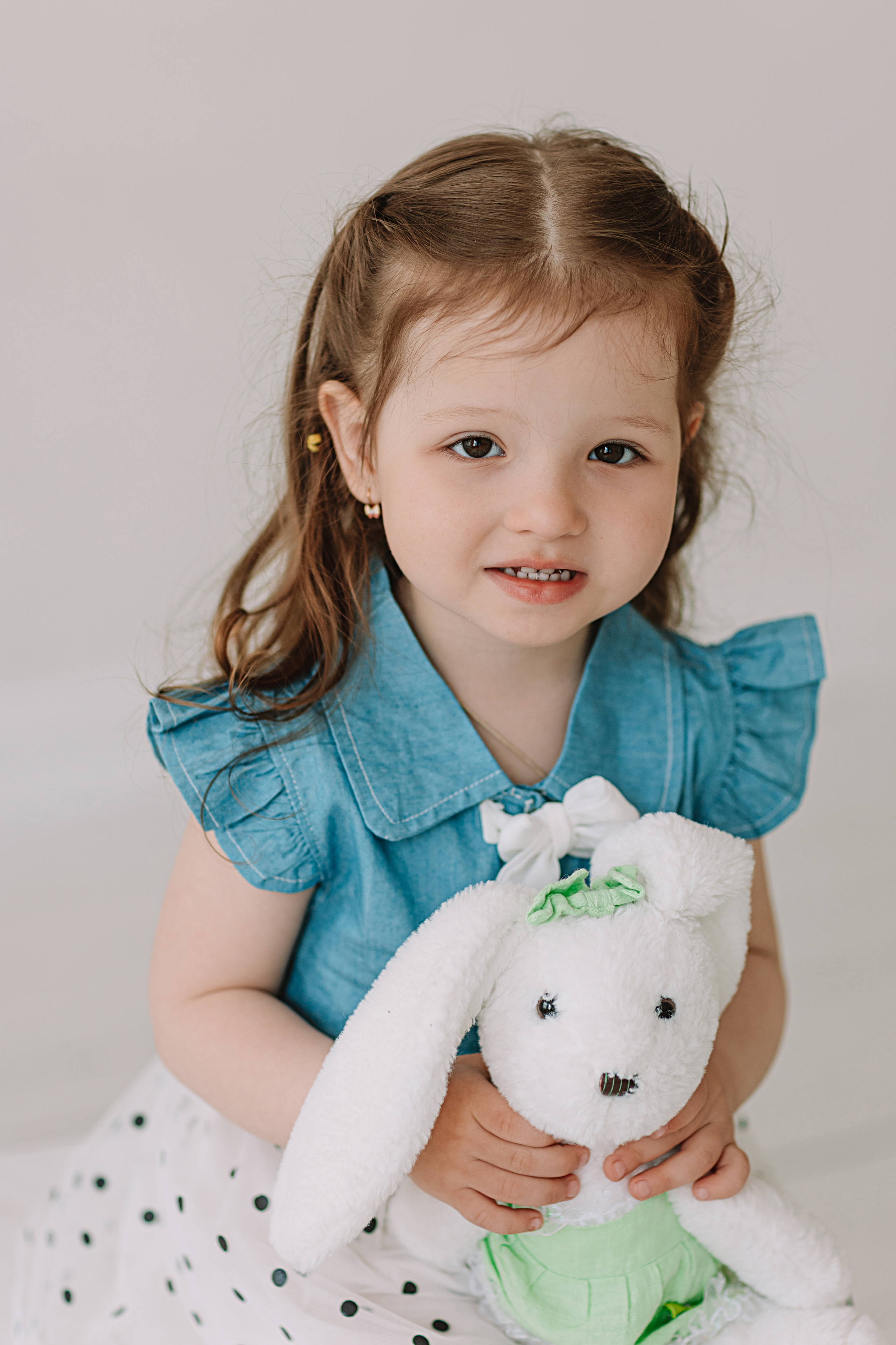 Младшая группа садика в студии. Семейный фотограф Тюмень, фотограф на роды Салмина Мария