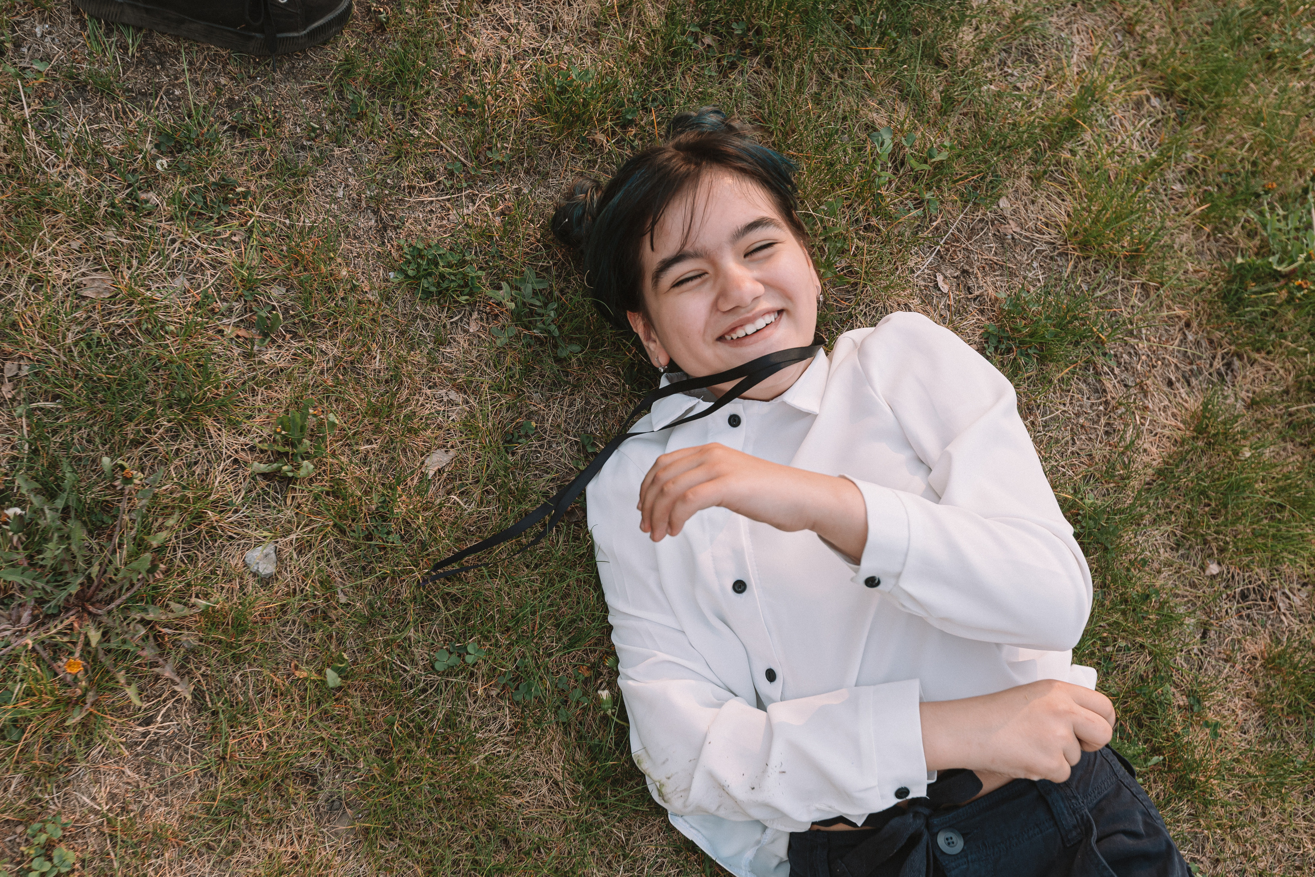 3 класс у школы. Семейный фотограф Тюмень, фотограф на роды Салмина Мария