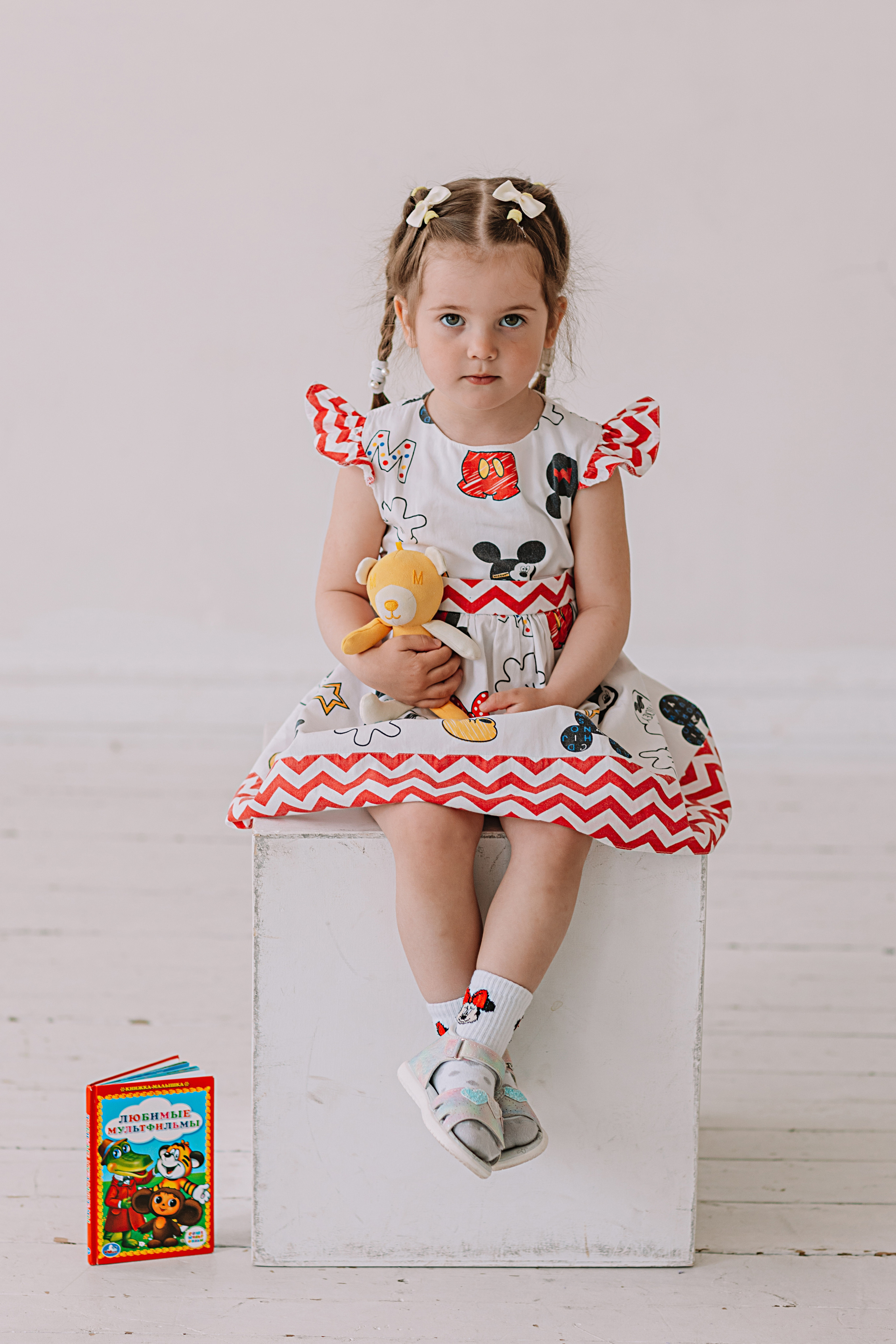 Младшая группа садика в студии. Семейный фотограф Тюмень, фотограф на роды Салмина Мария