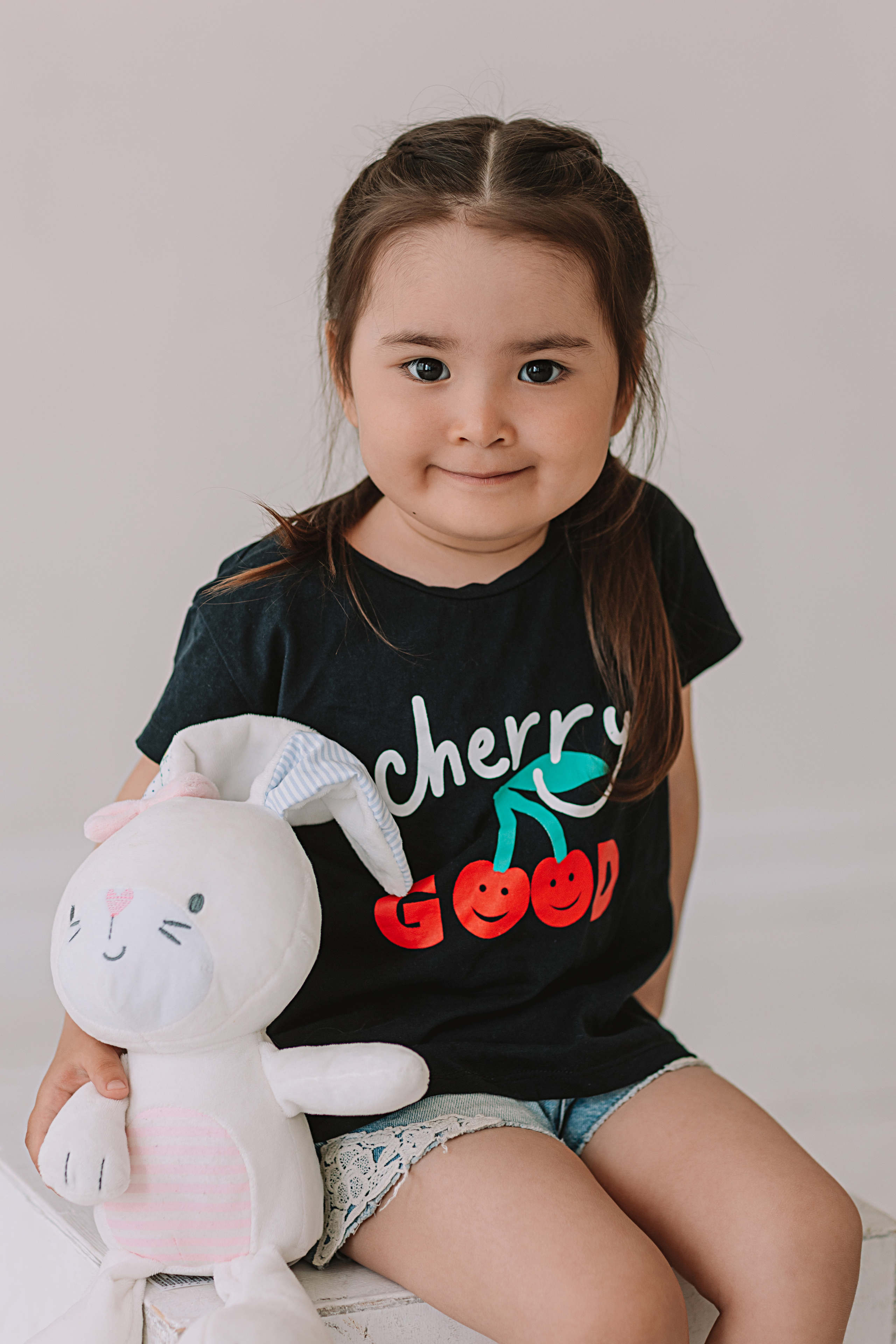 Младшая группа садика в студии. Семейный фотограф Тюмень, фотограф на роды Салмина Мария