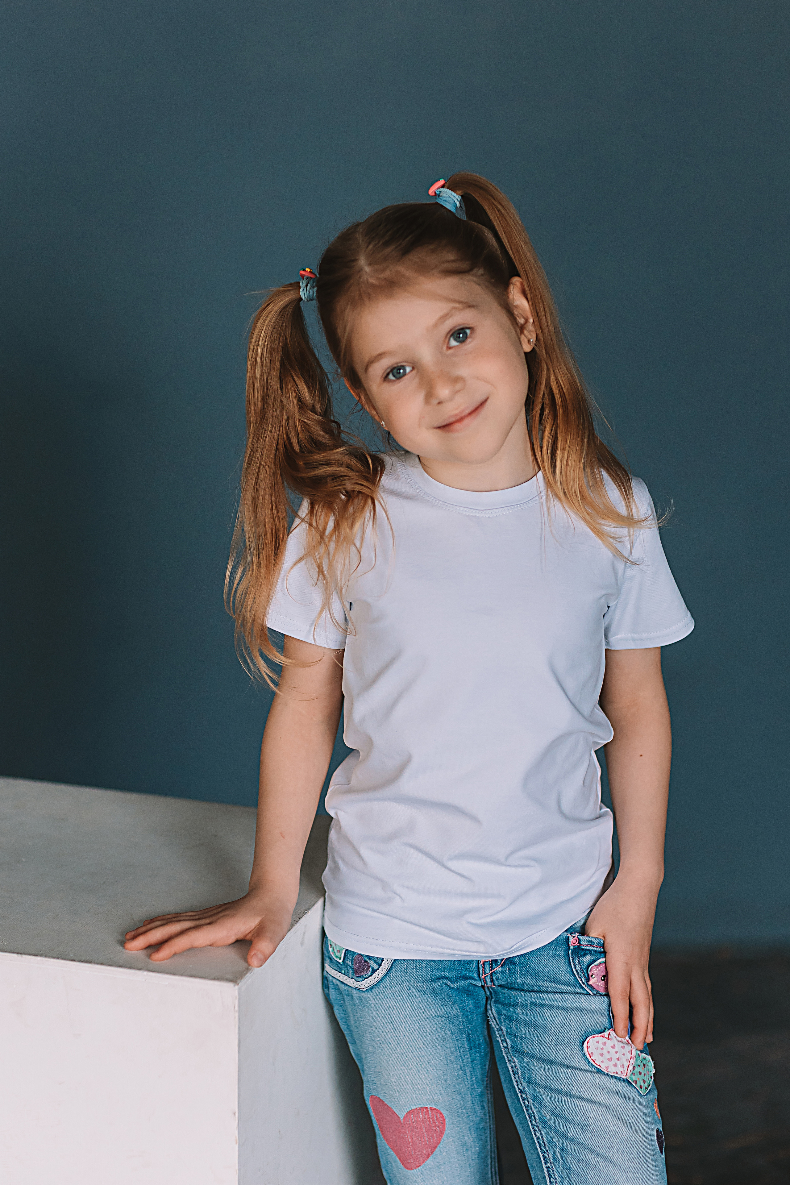 Садик в фотостудии. Семейный фотограф Тюмень, фотограф на роды Салмина Мария