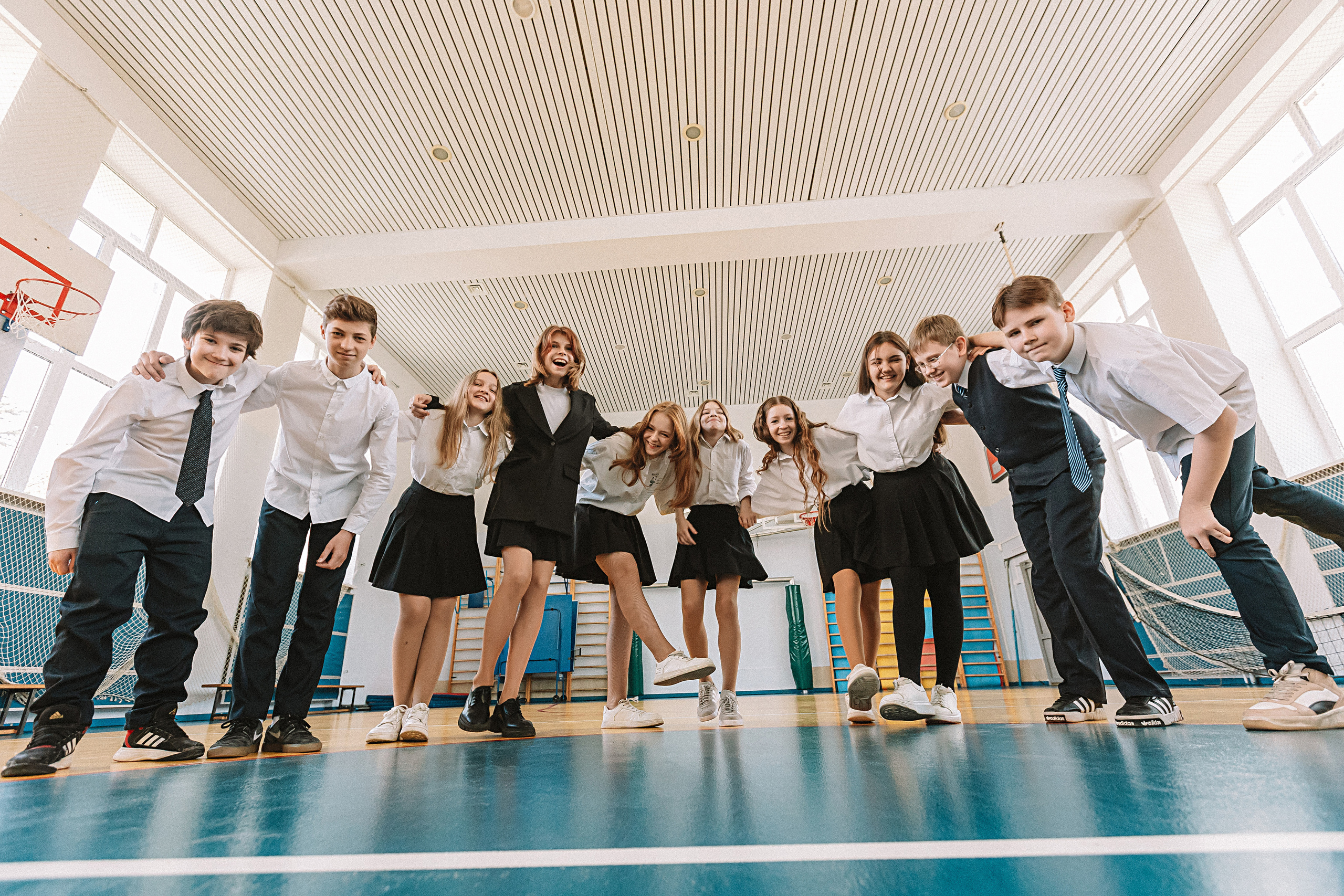 7 класс в стенах школы. Семейный фотограф Тюмень, фотограф на роды Салмина Мария