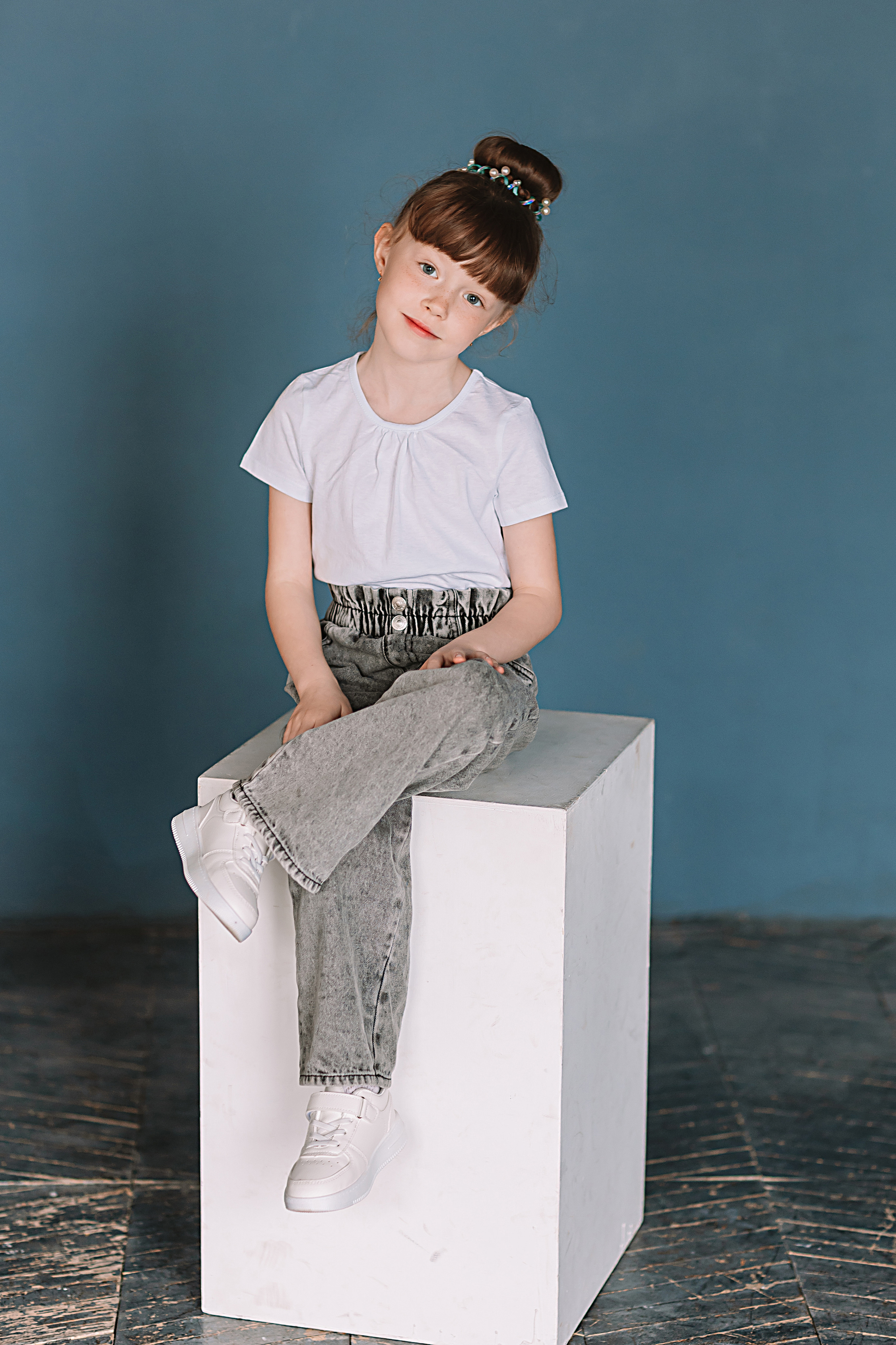 Садик в фотостудии. Семейный фотограф Тюмень, фотограф на роды Салмина Мария