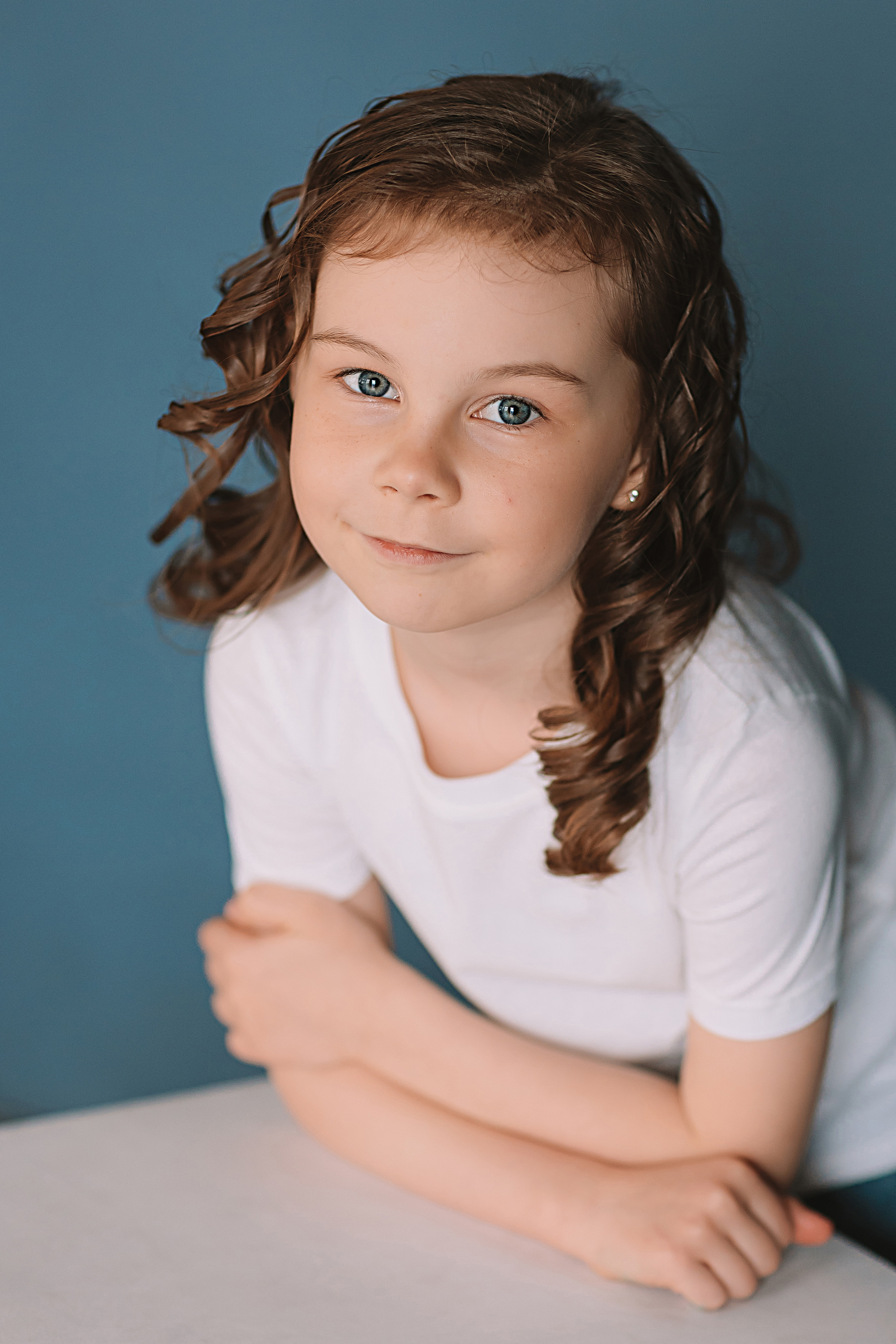 Садик в фотостудии. Семейный фотограф Тюмень, фотограф на роды Салмина Мария