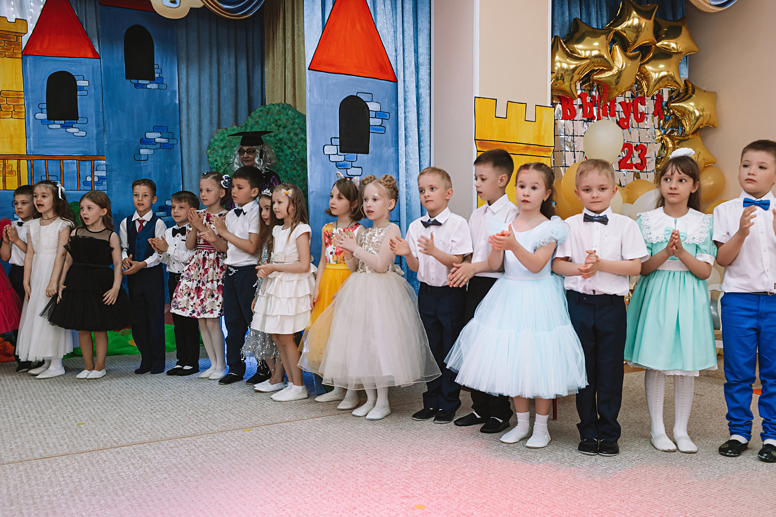 Выпускной детский сад. Семейный фотограф Тюмень, фотограф на роды Салмина Мария