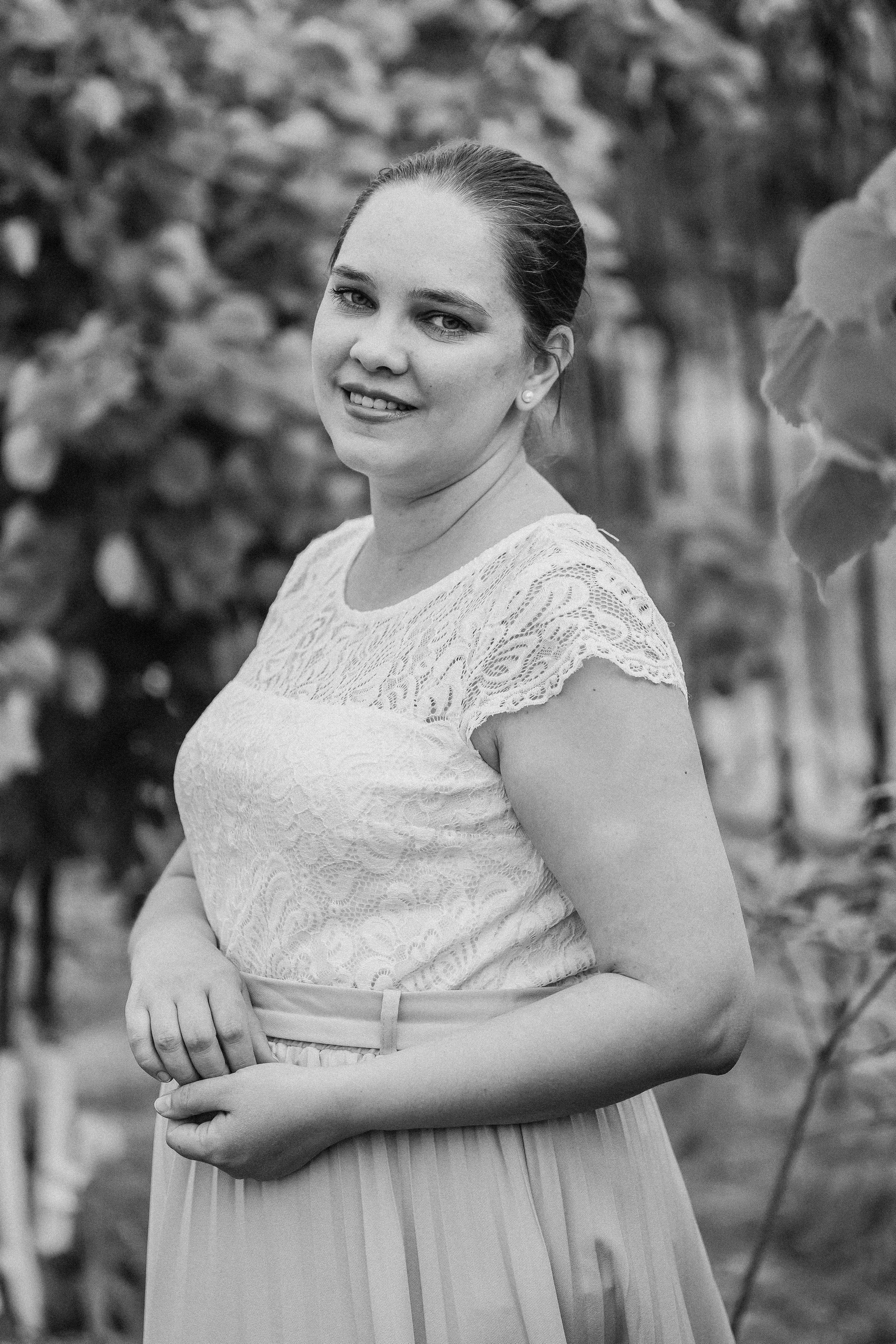 3 класс у школы. Семейный фотограф Тюмень, фотограф на роды Салмина Мария