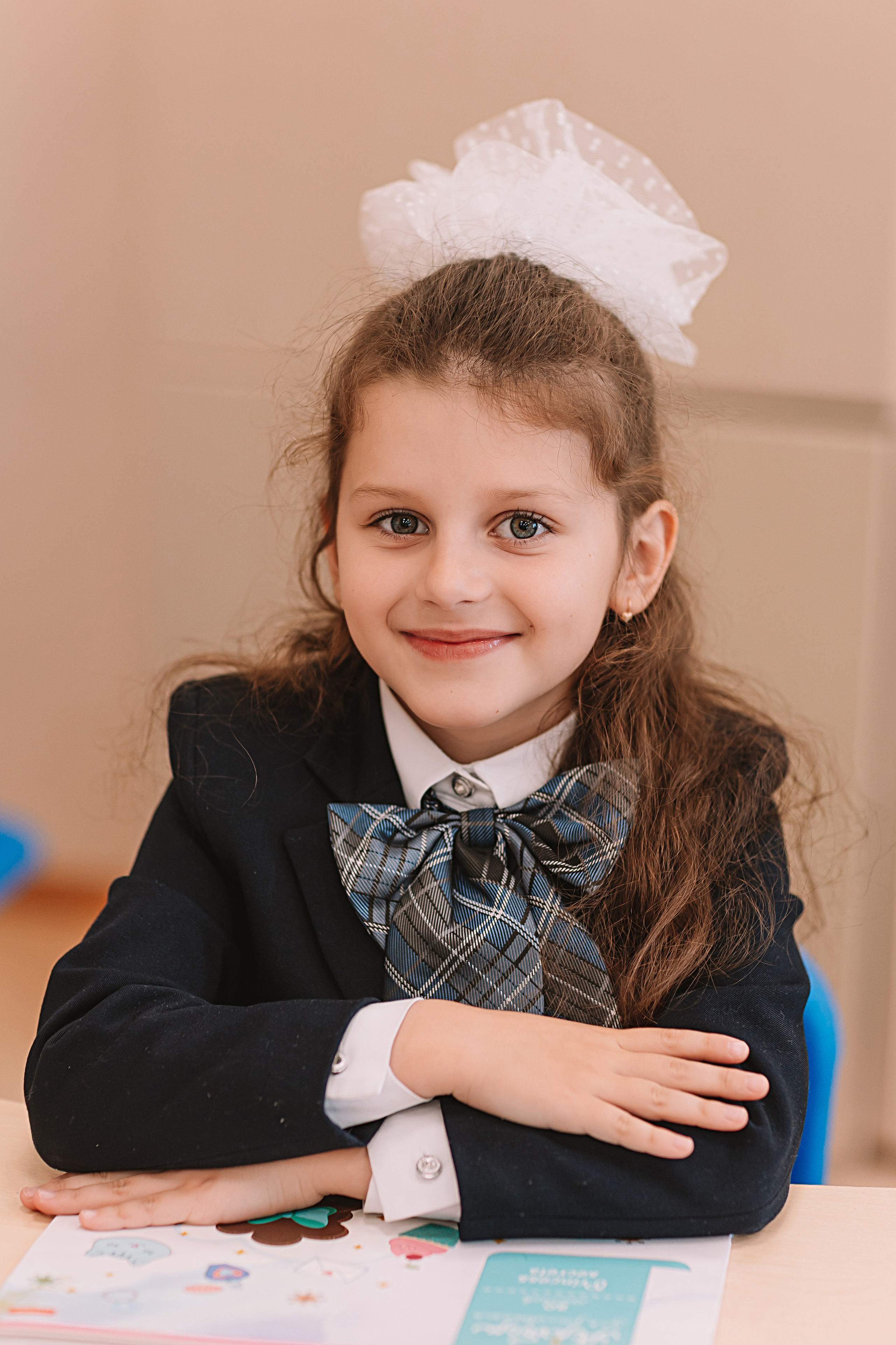 1 класс в кабинете. Семейный фотограф Тюмень, фотограф на роды Салмина Мария