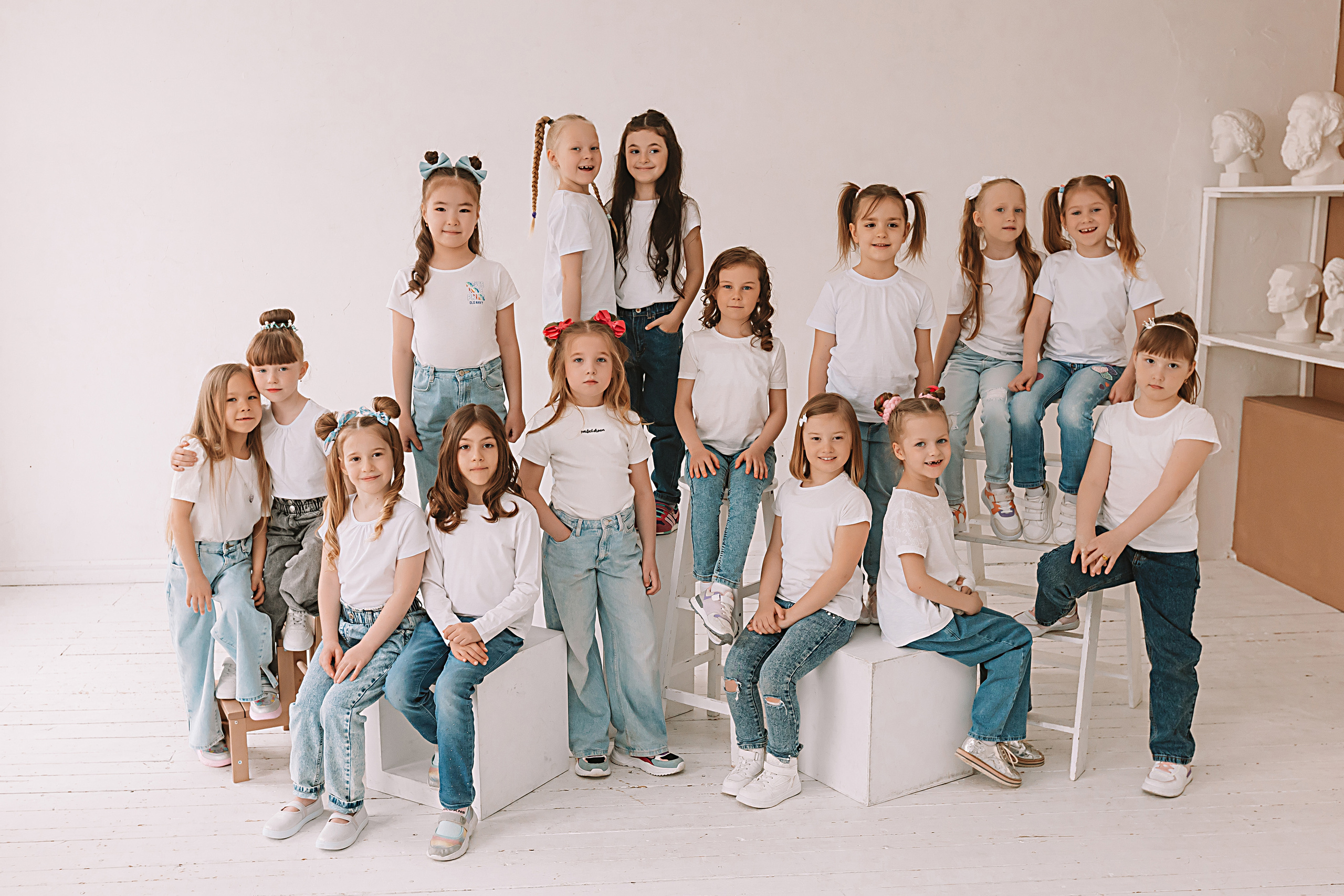 Садик в фотостудии. Семейный фотограф Тюмень, фотограф на роды Салмина Мария