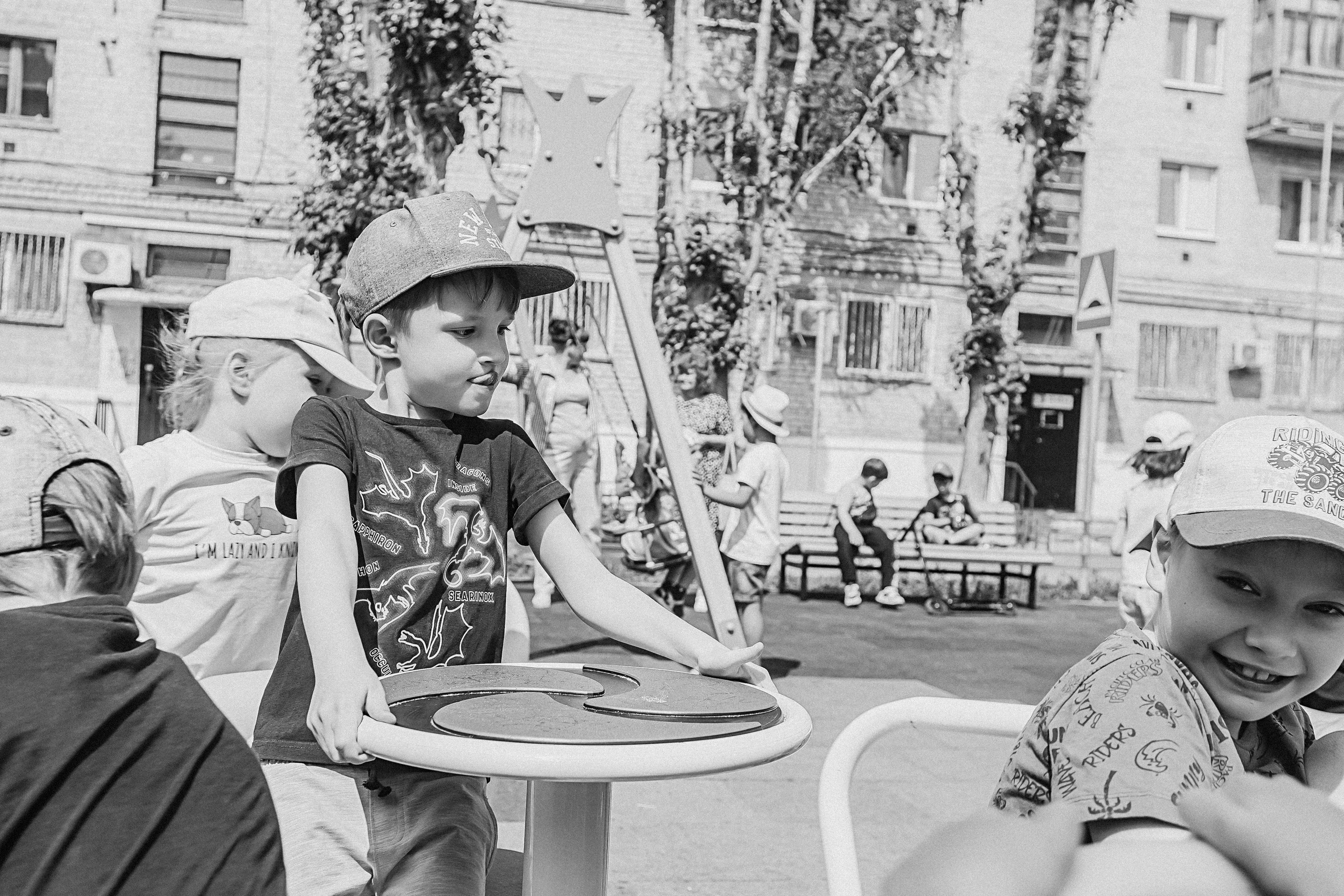 Один день в саду (частный). Семейный фотограф Тюмень, фотограф на роды Салмина Мария