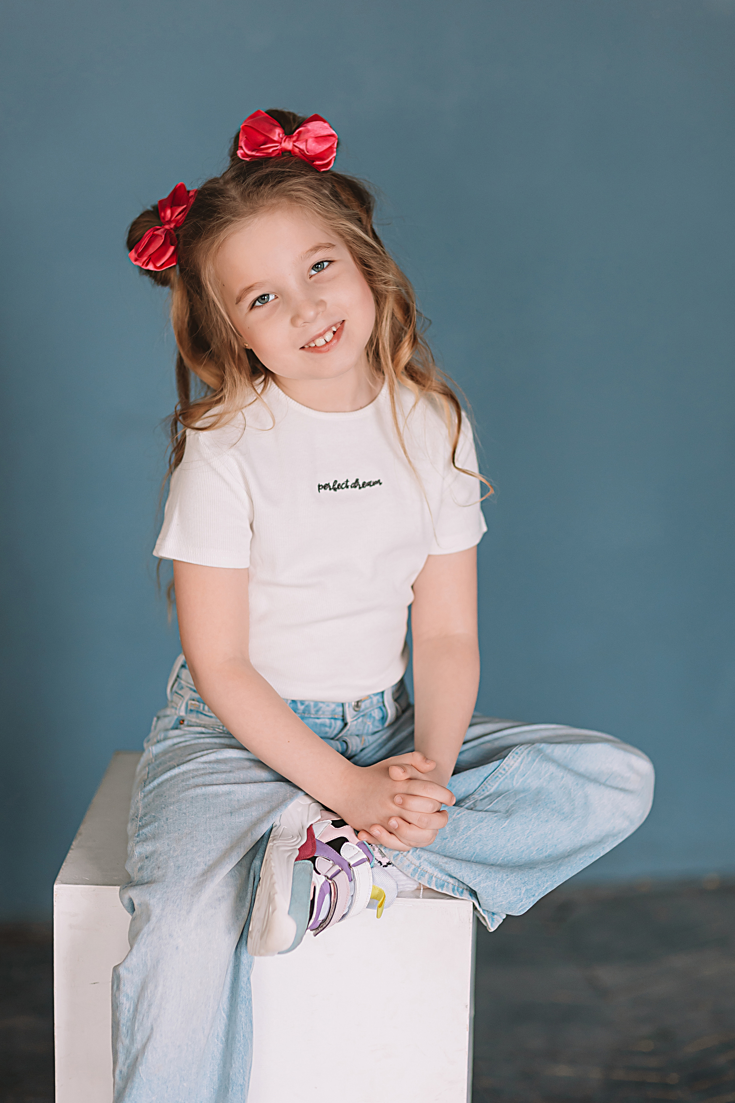 Садик в фотостудии. Семейный фотограф Тюмень, фотограф на роды Салмина Мария