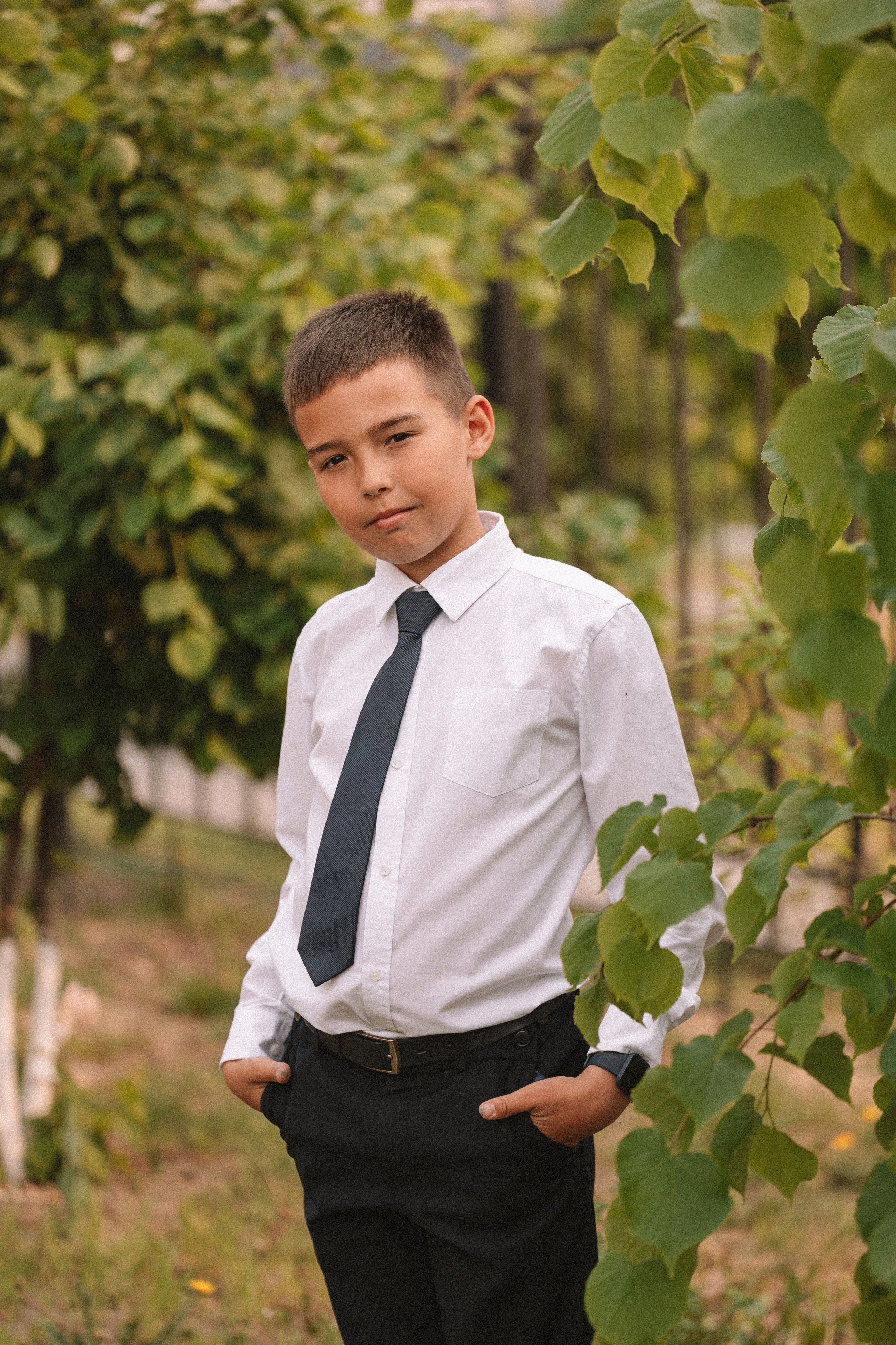 3 класс у школы. Семейный фотограф Тюмень, фотограф на роды Салмина Мария