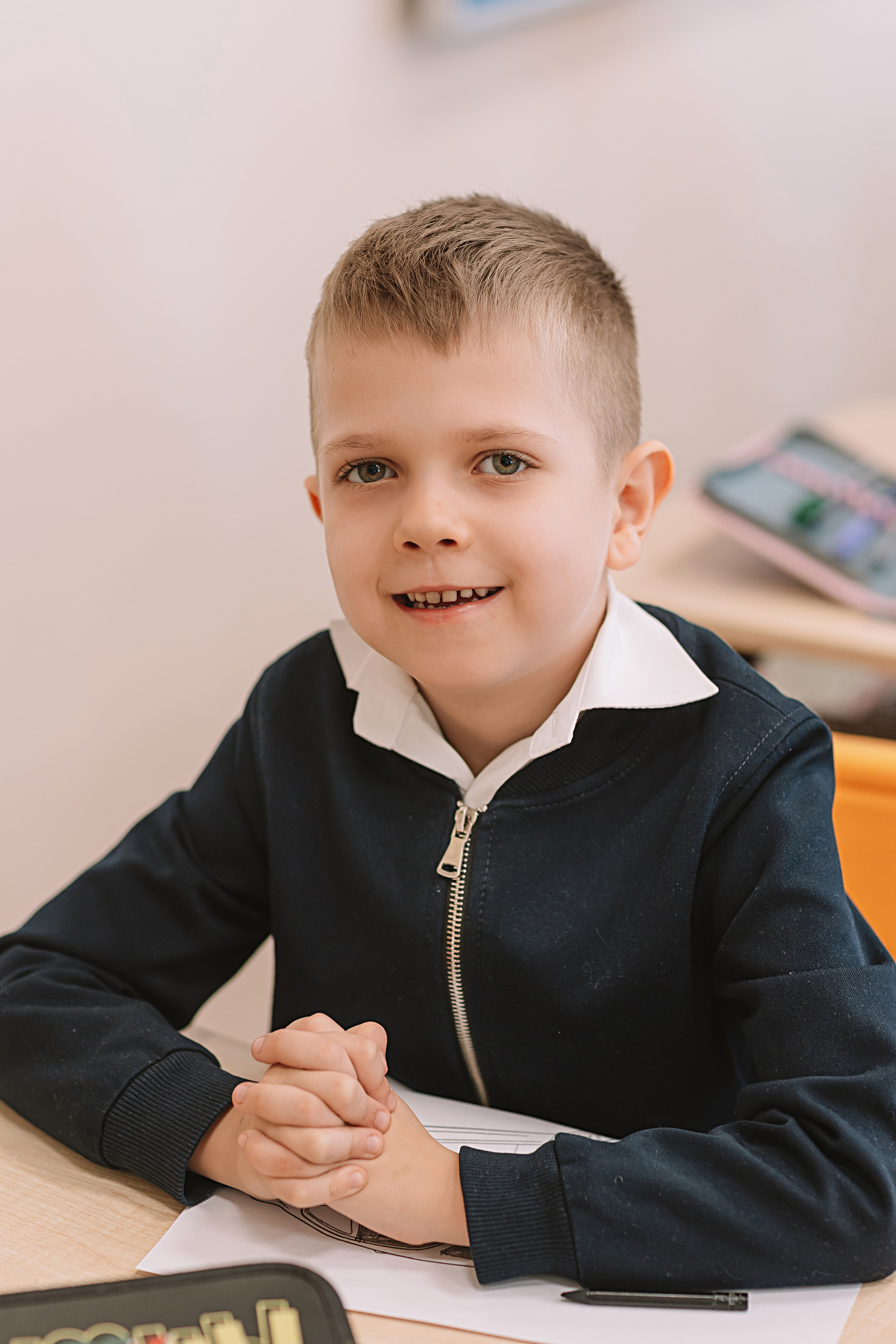 1 класс в кабинете. Семейный фотограф Тюмень, фотограф на роды Салмина Мария