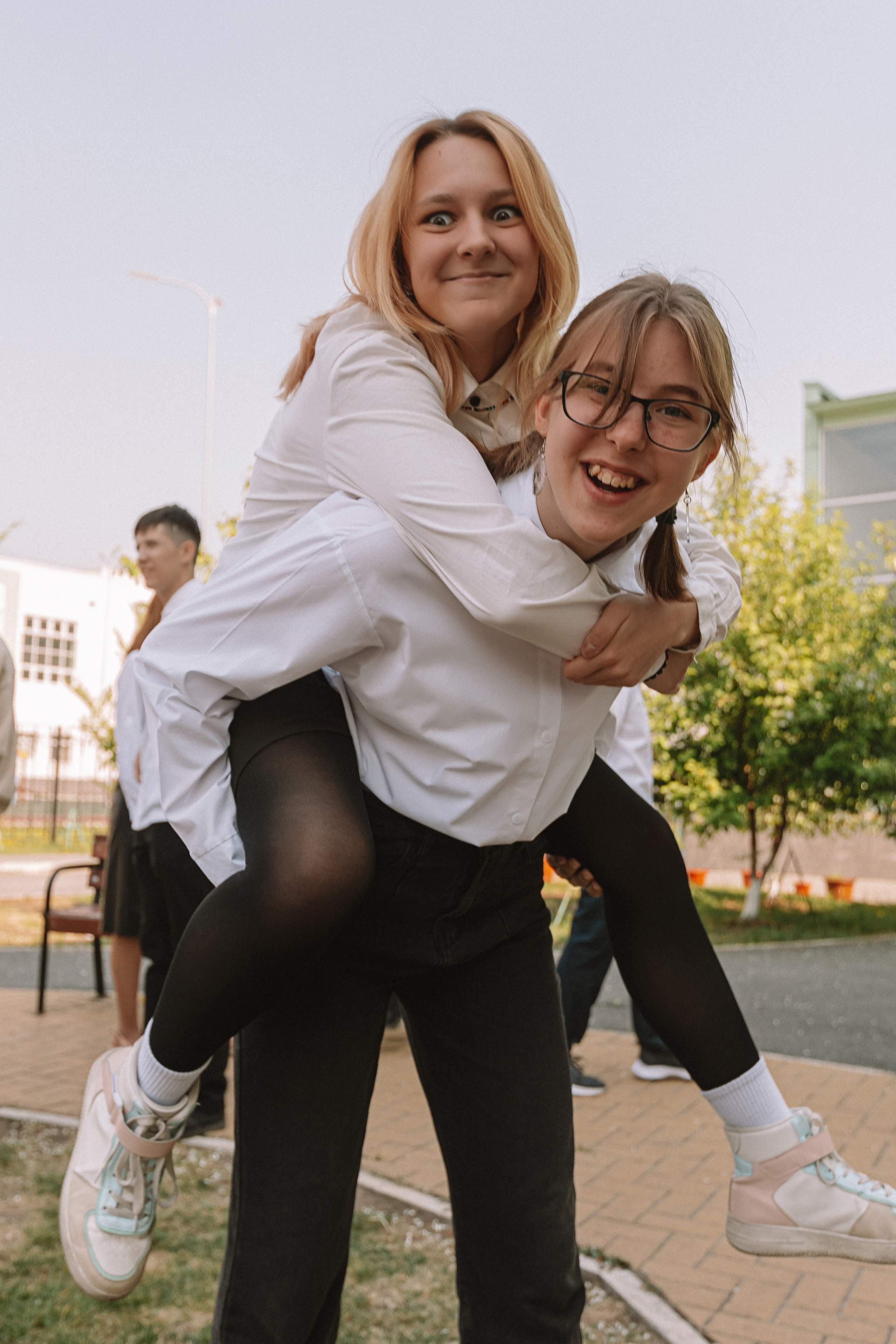 7 класс на улице. Семейный фотограф Тюмень, фотограф на роды Салмина Мария