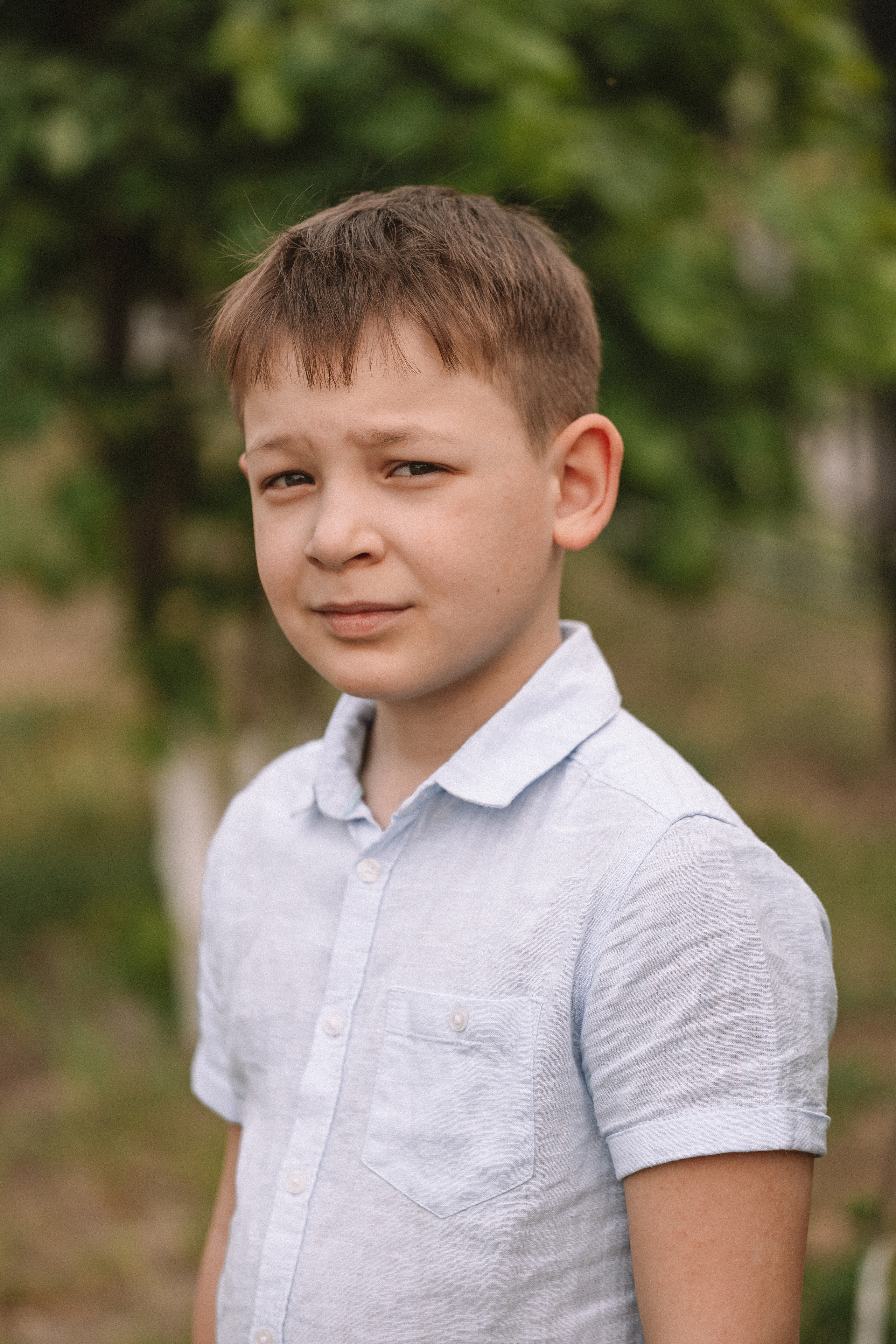 3 класс у школы. Семейный фотограф Тюмень, фотограф на роды Салмина Мария