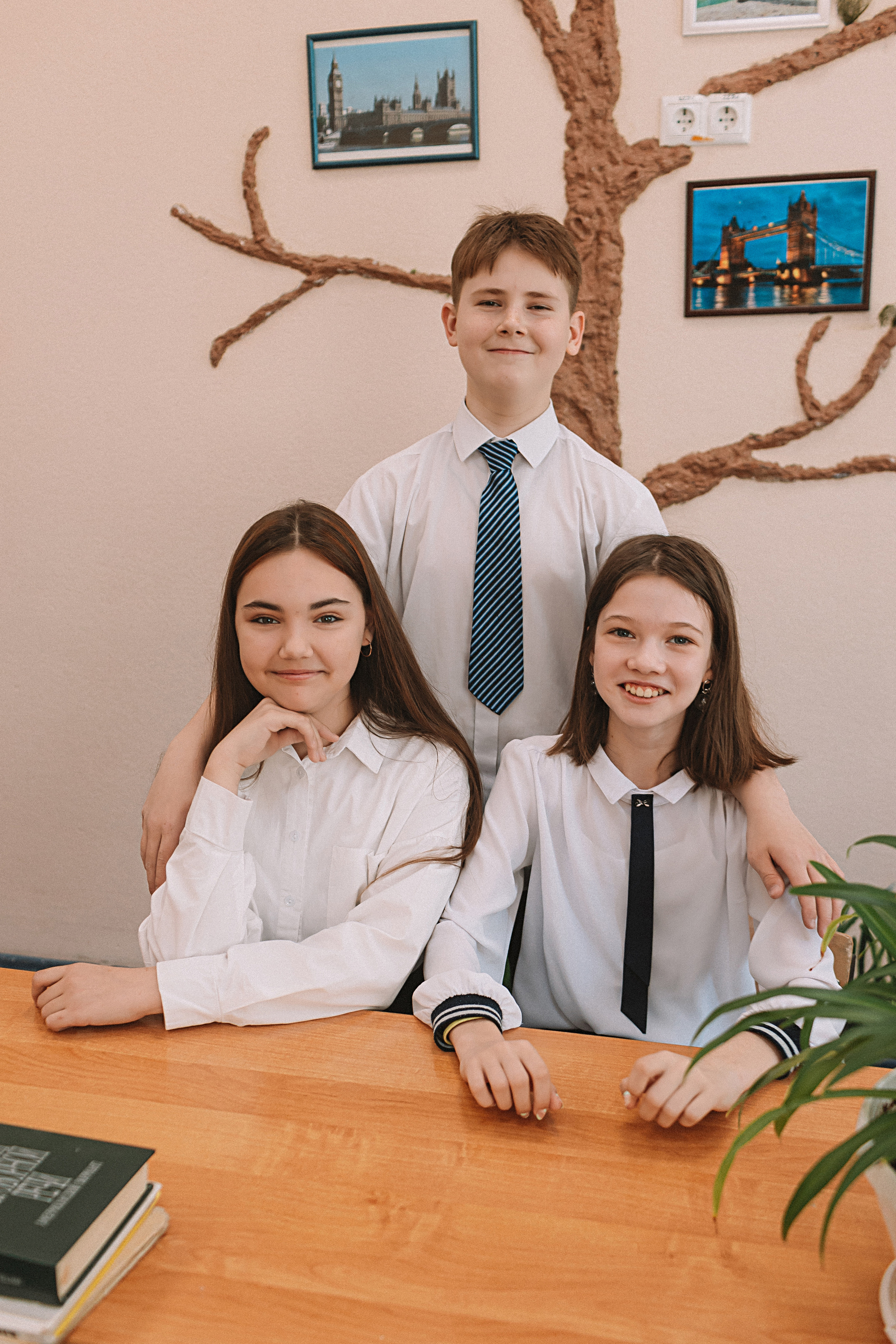 7 класс в стенах школы. Семейный фотограф Тюмень, фотограф на роды Салмина Мария